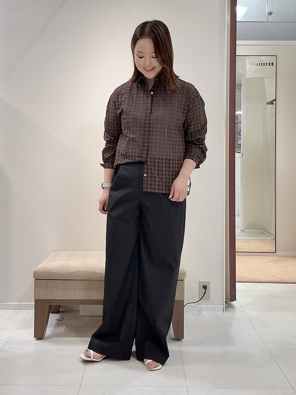 YUIさんの「UNTITLED｜シアーチェックシャツブラウス」を使ったコーディネート