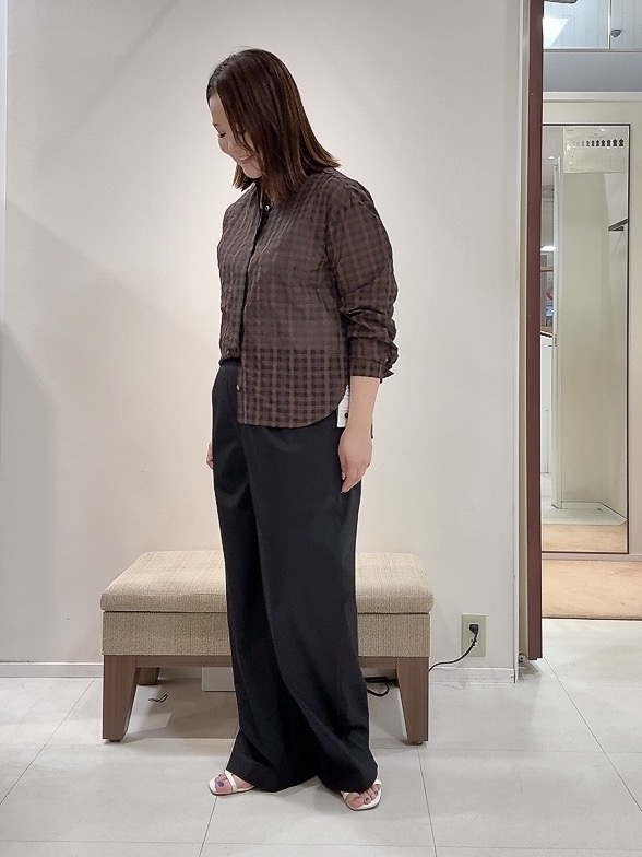 YUIさんの「UNTITLED｜シアーチェックシャツブラウス」を使ったコーディネート