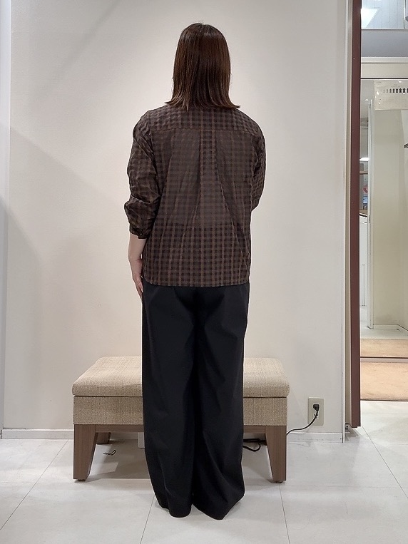 YUIさんの「UNTITLED｜シアーチェックシャツブラウス」を使ったコーディネート