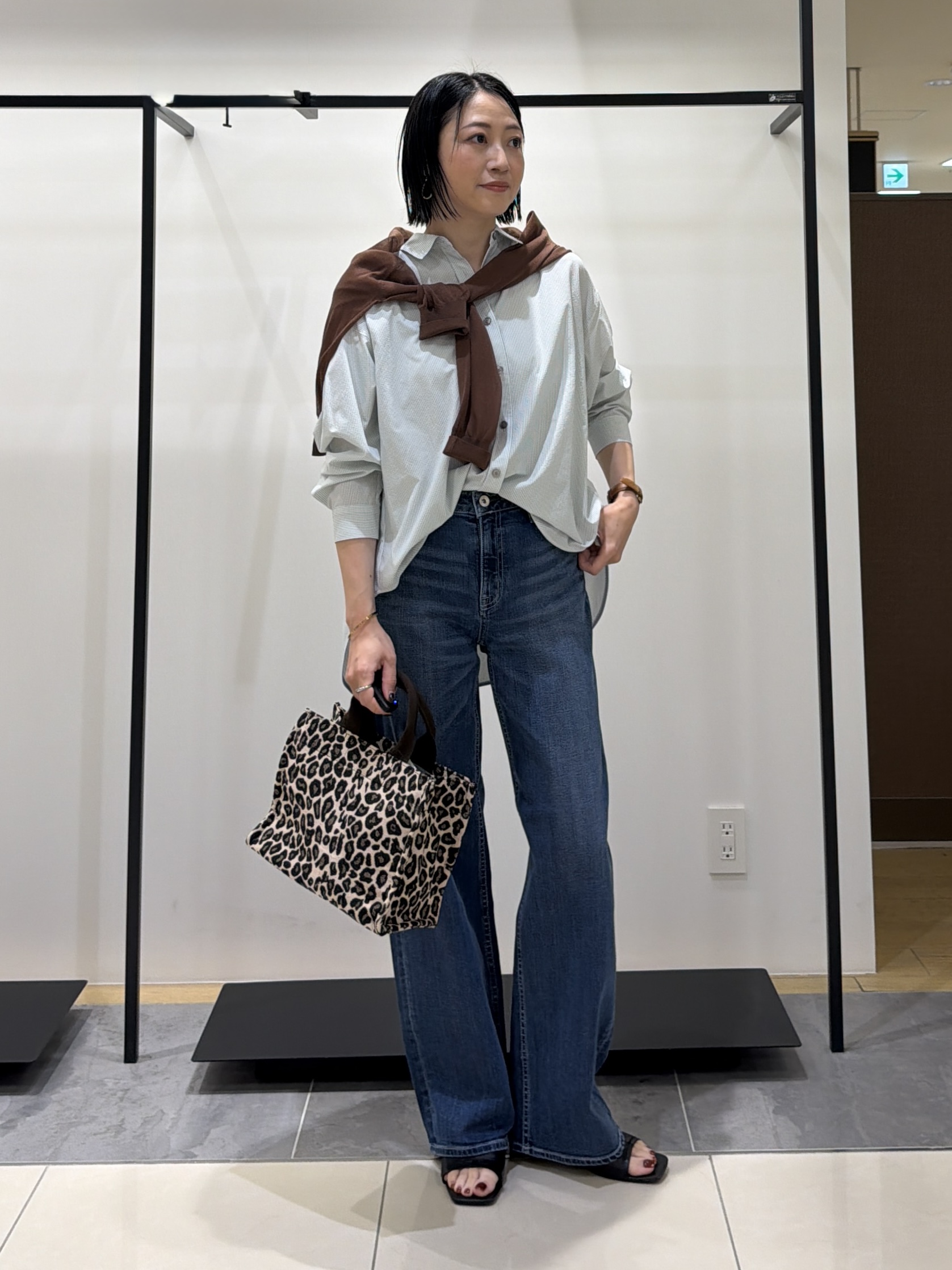 shihoさんの「INDIVI｜【UVケア／接触冷感／ベルト付】サッカー素材シャツ」を使ったコーディネート