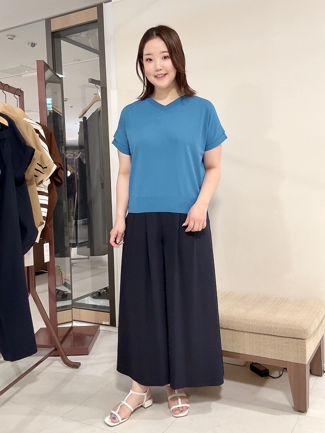 YUIさんの「UNTITLED｜【肌に張りつきにくい/前後2WAY】ドライタッチコットンプルオーバー」を使ったコーディネート