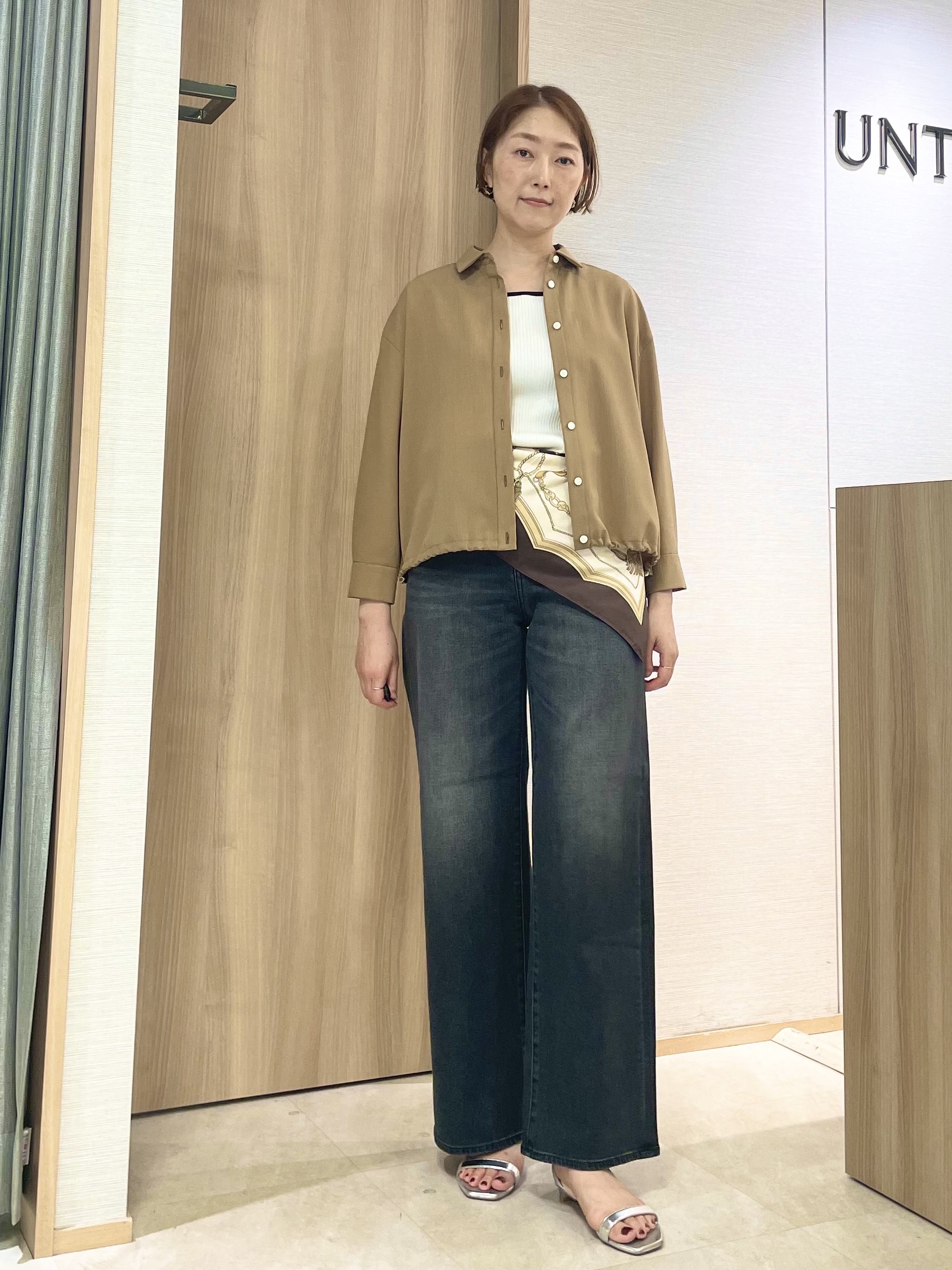 aliceさんの「UNTITLED｜【秋羽織り/セットアップ可/UVカット】エアリークールドロストシャツ」を使ったコーディネート