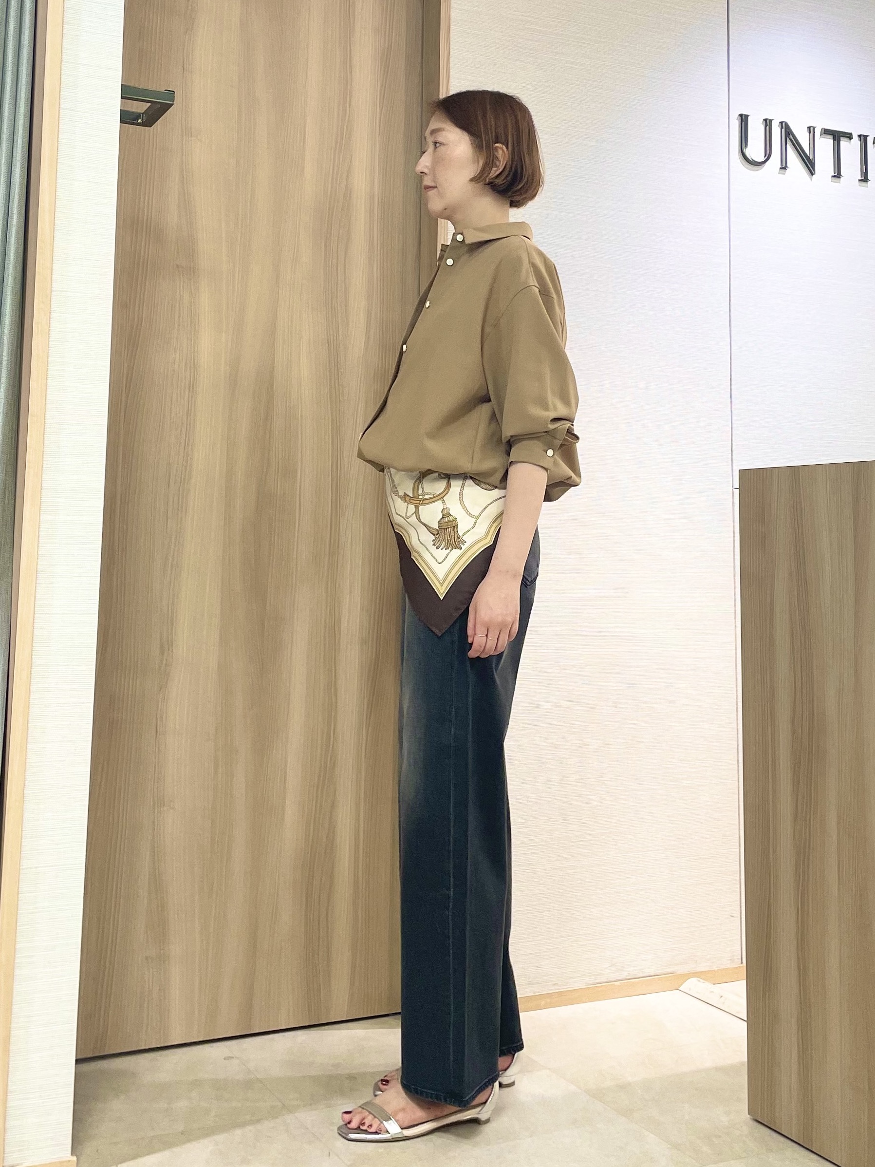 aliceさんの「UNTITLED｜【秋羽織り/セットアップ可/UVカット】エアリークールドロストシャツ」を使ったコーディネート