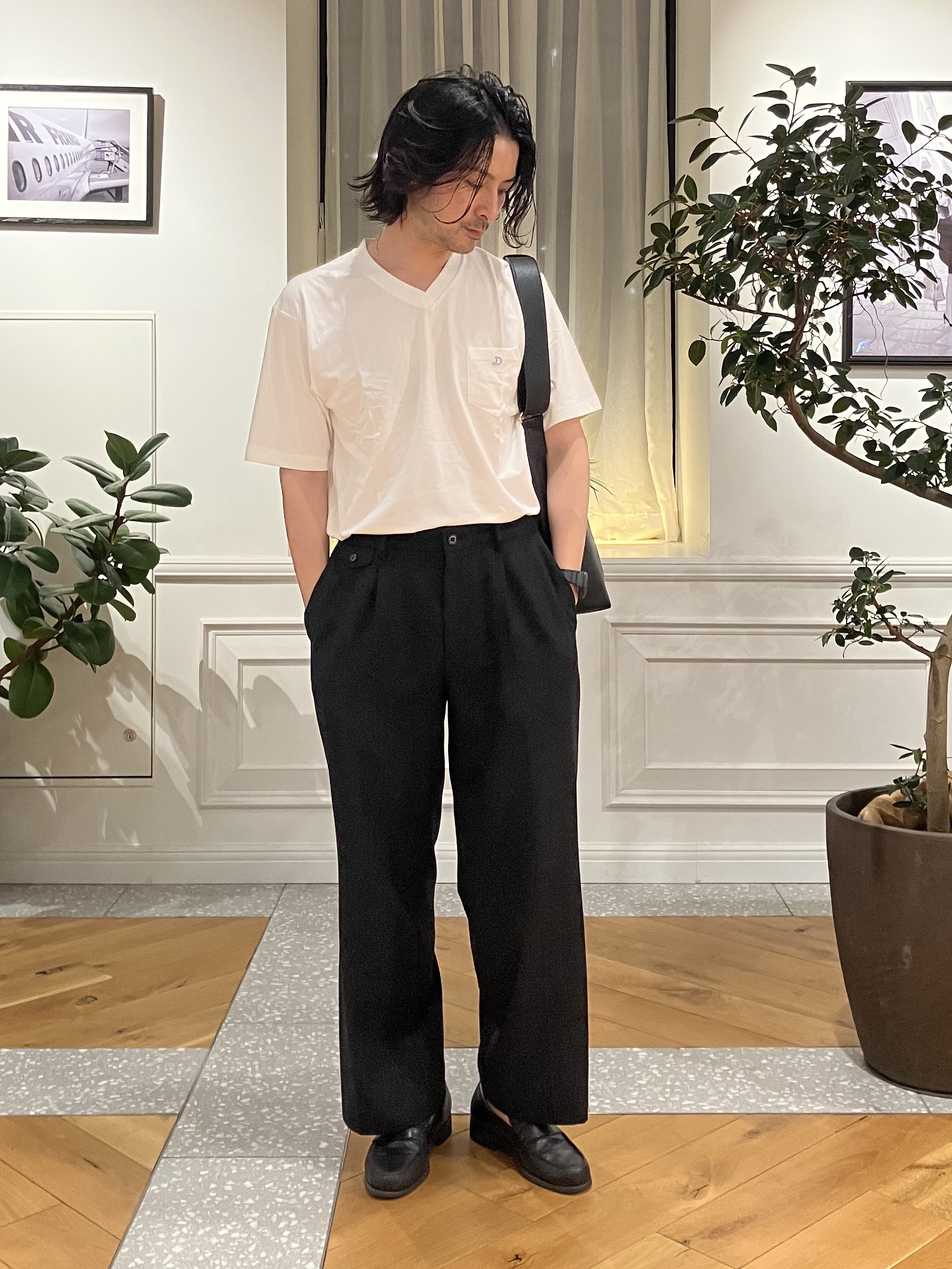 junyaさんの「DRESSTERIOR｜VネックインナーTシャツ」を使ったコーディネート