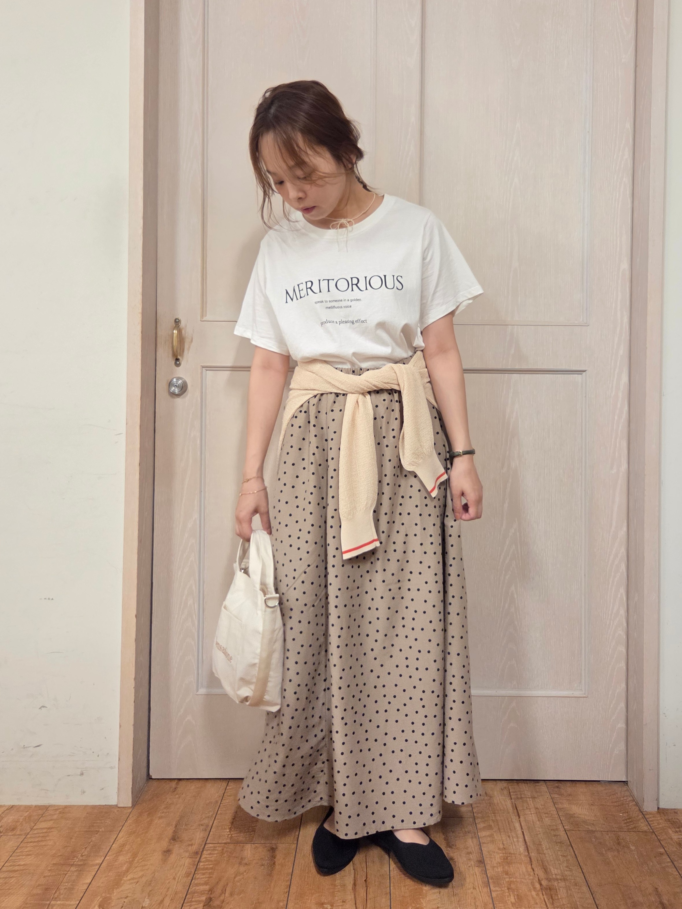 masamiさんの「SHOO･LA･RUE｜【ひんやり/S-LL/洗濯機可】真夏に着たい 大人のベーシックカラープリントTシャツ」を使ったコーディネート