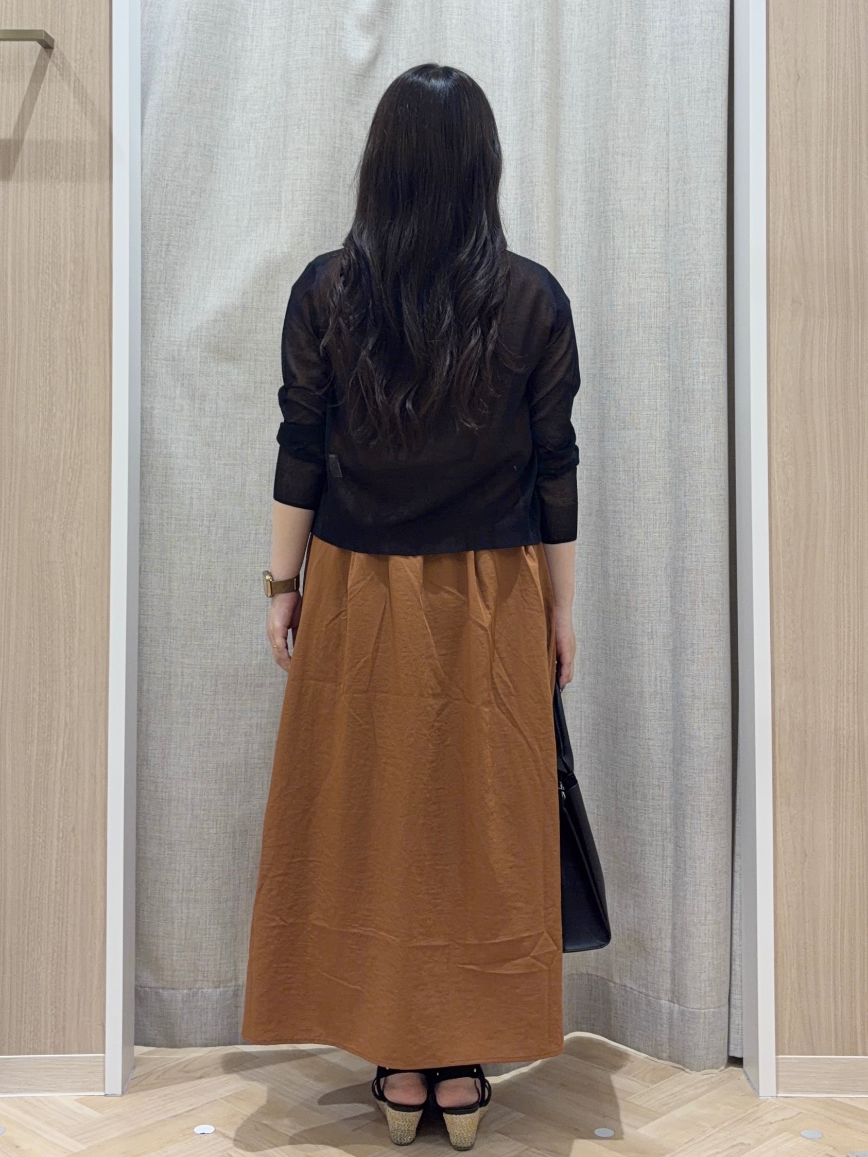 minamiさんの「grove｜高評価！【洗える／名品】大人の透け感、シアーカーディガン」を使ったコーディネート
