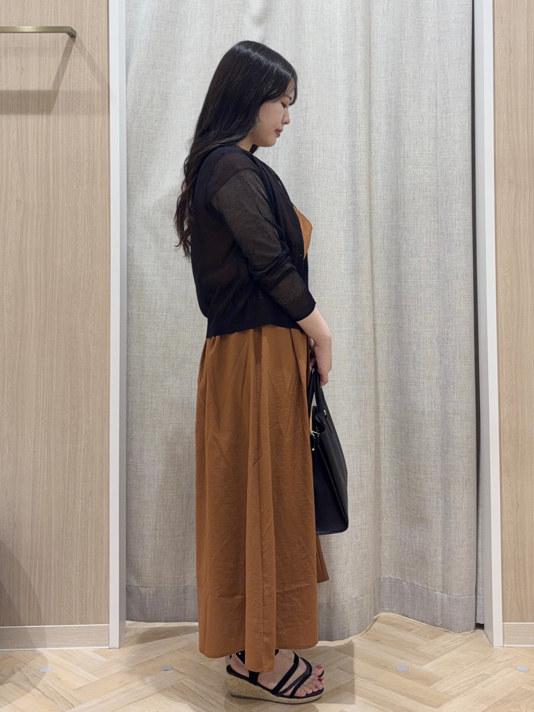 minamiさんの「grove｜高評価！【洗える／名品】大人の透け感、シアーカーディガン」を使ったコーディネート