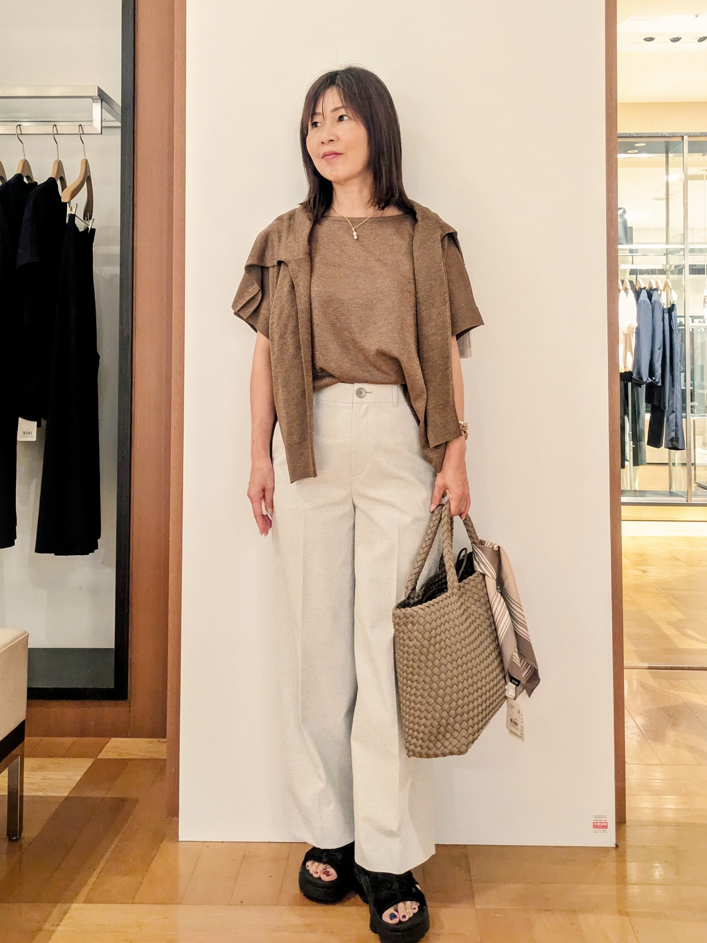 laverさんの「UNTITLED｜【アンサンブル可/品のある透け感】Tシャツ風ニットトップス」を使ったコーディネート