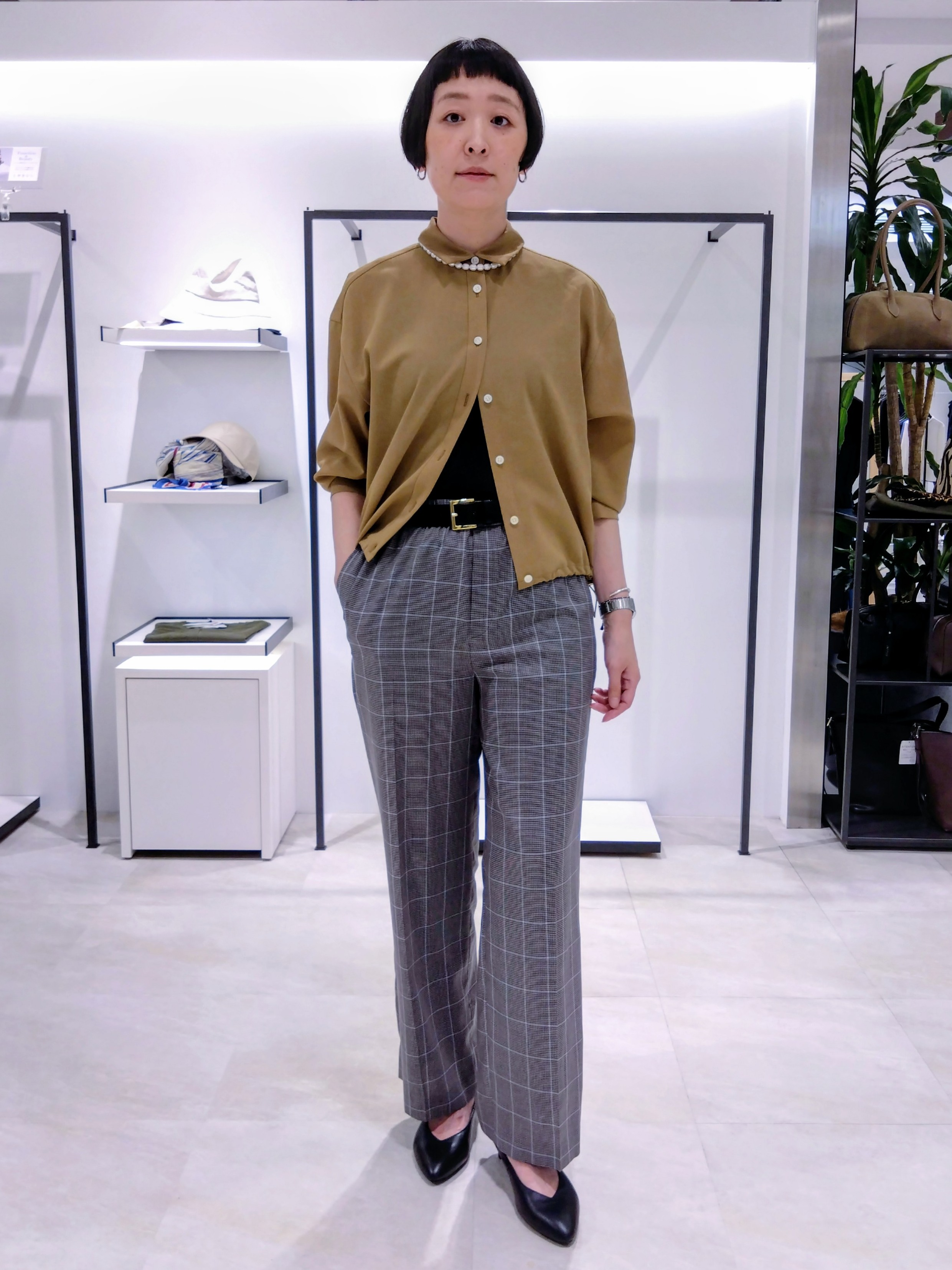 まちこさんの「UNTITLED｜【セットアップ可/UVカット/接触冷感】エアリークールドロストシャツ」を使ったコーディネート