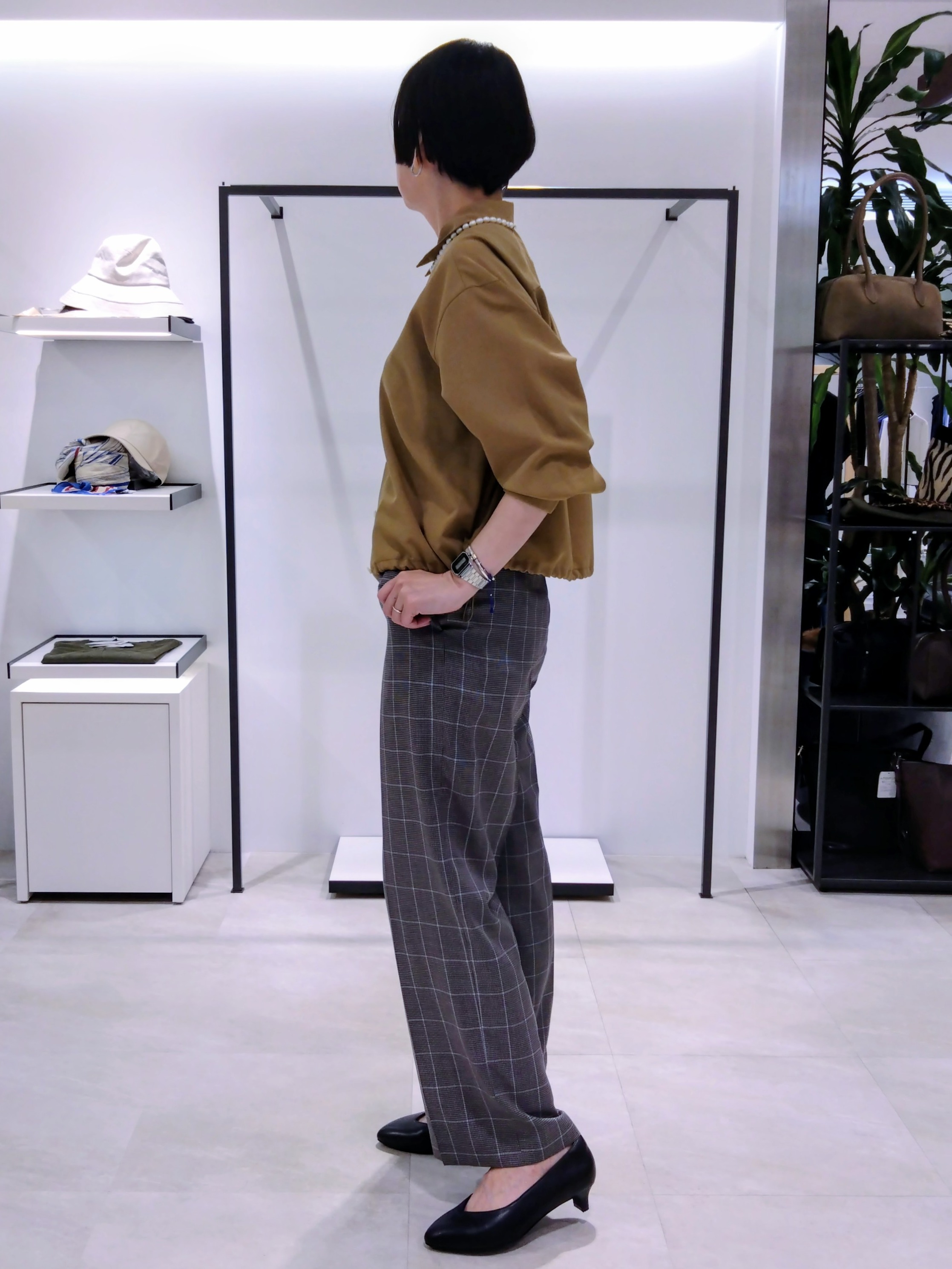 まちこさんの「UNTITLED｜【セットアップ可/UVカット/接触冷感】エアリークールドロストシャツ」を使ったコーディネート