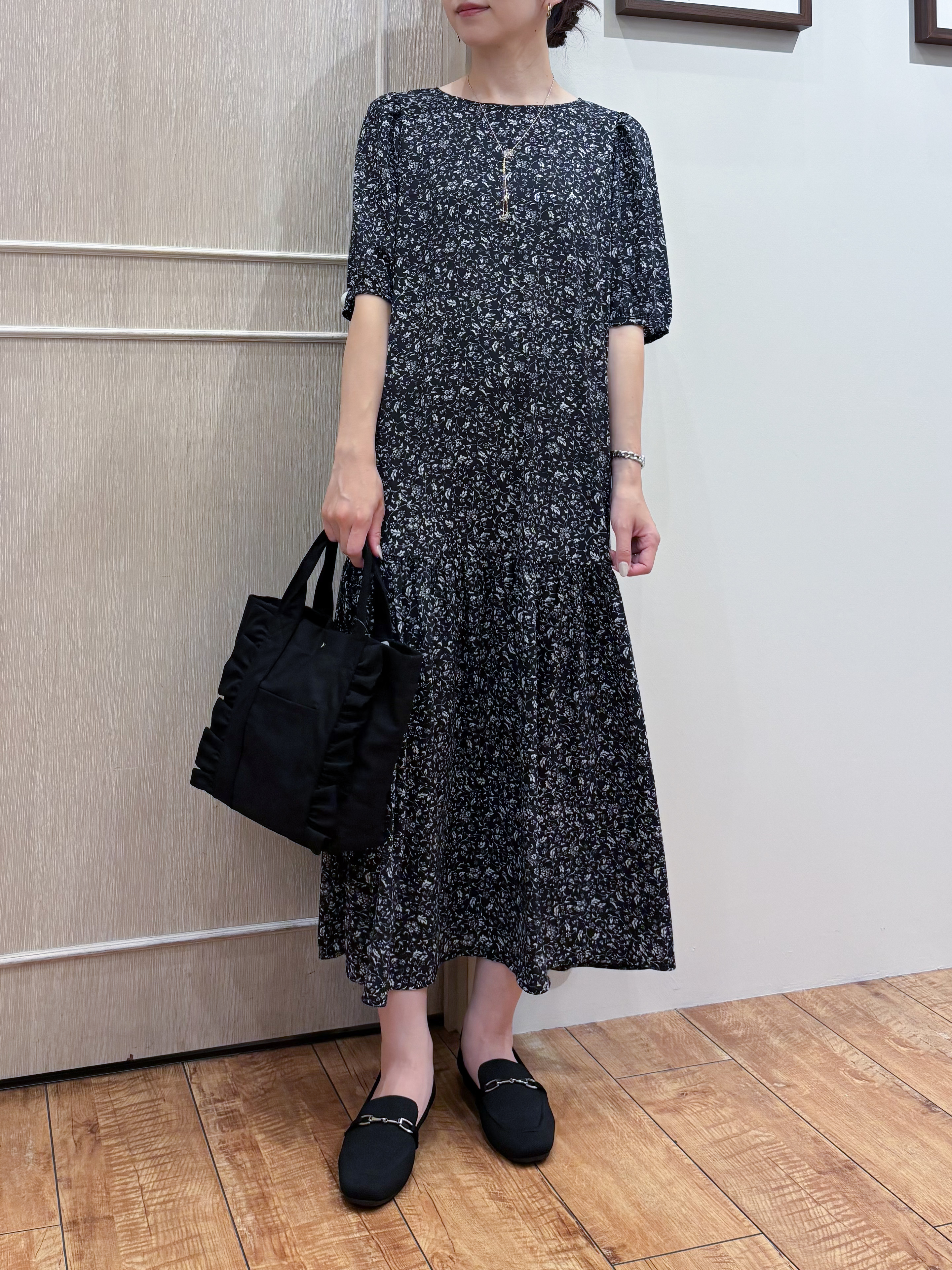 なみさんの「SHOO･LA･RUE｜花柄ティアードワンピース」を使ったコーディネート