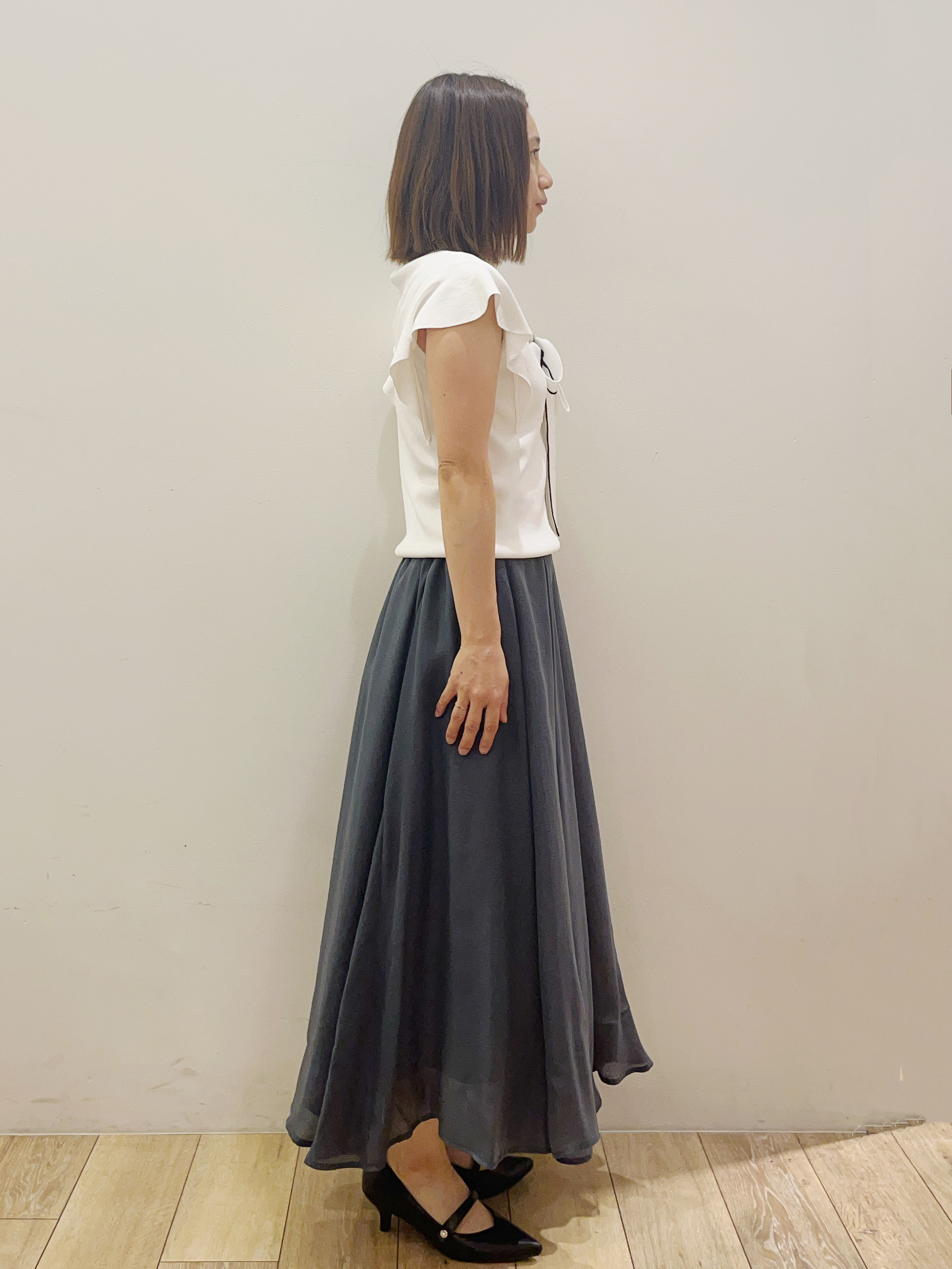 kcさんの「OPAQUE.CLIP｜【UVケア／接触冷感】バイカラーボウタイフリルトップス《洗濯機OK》」を使ったコーディネート