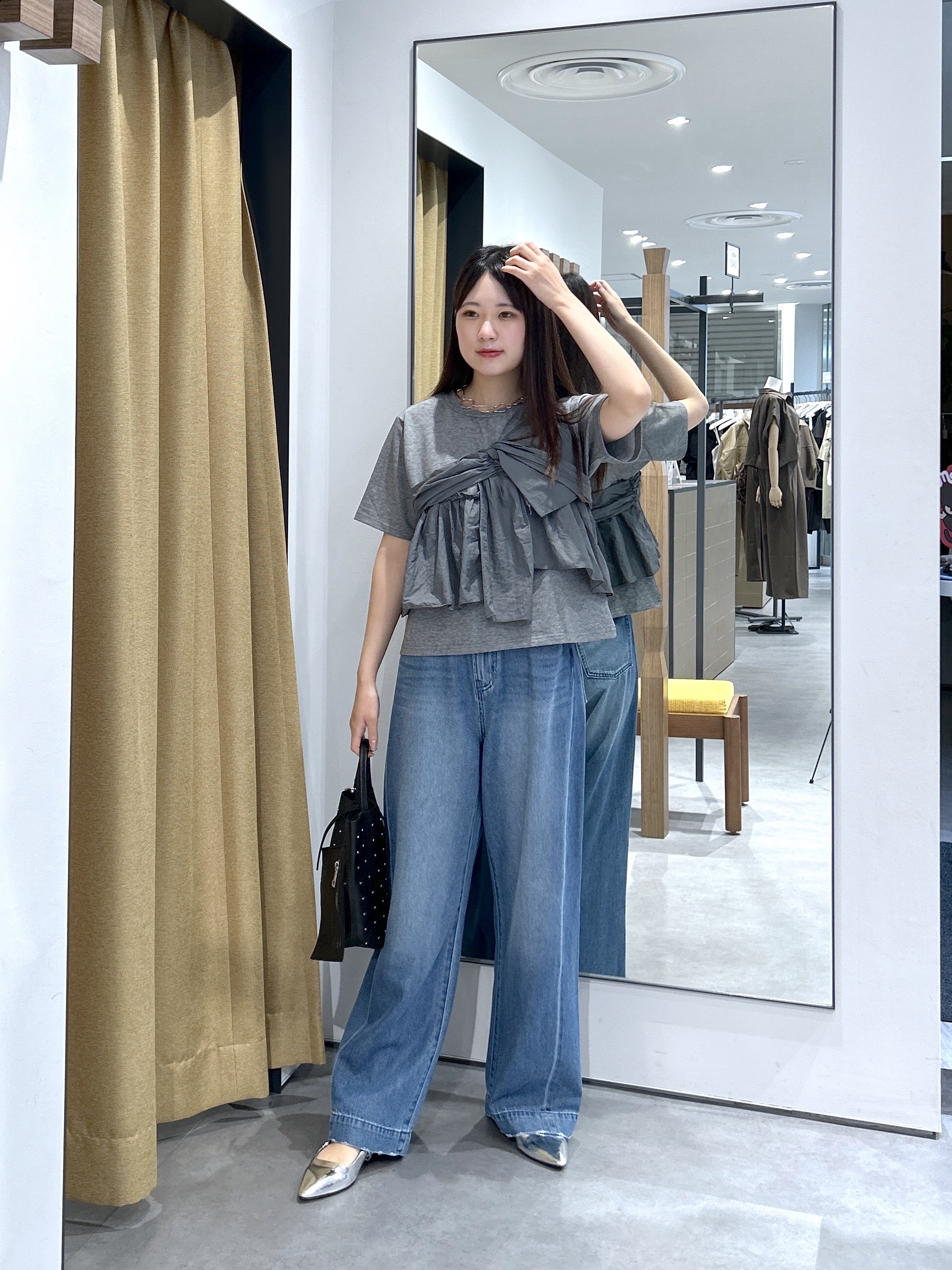 Renoさんの「INDIVI｜ツイストドッキングTシャツ」を使ったコーディネート