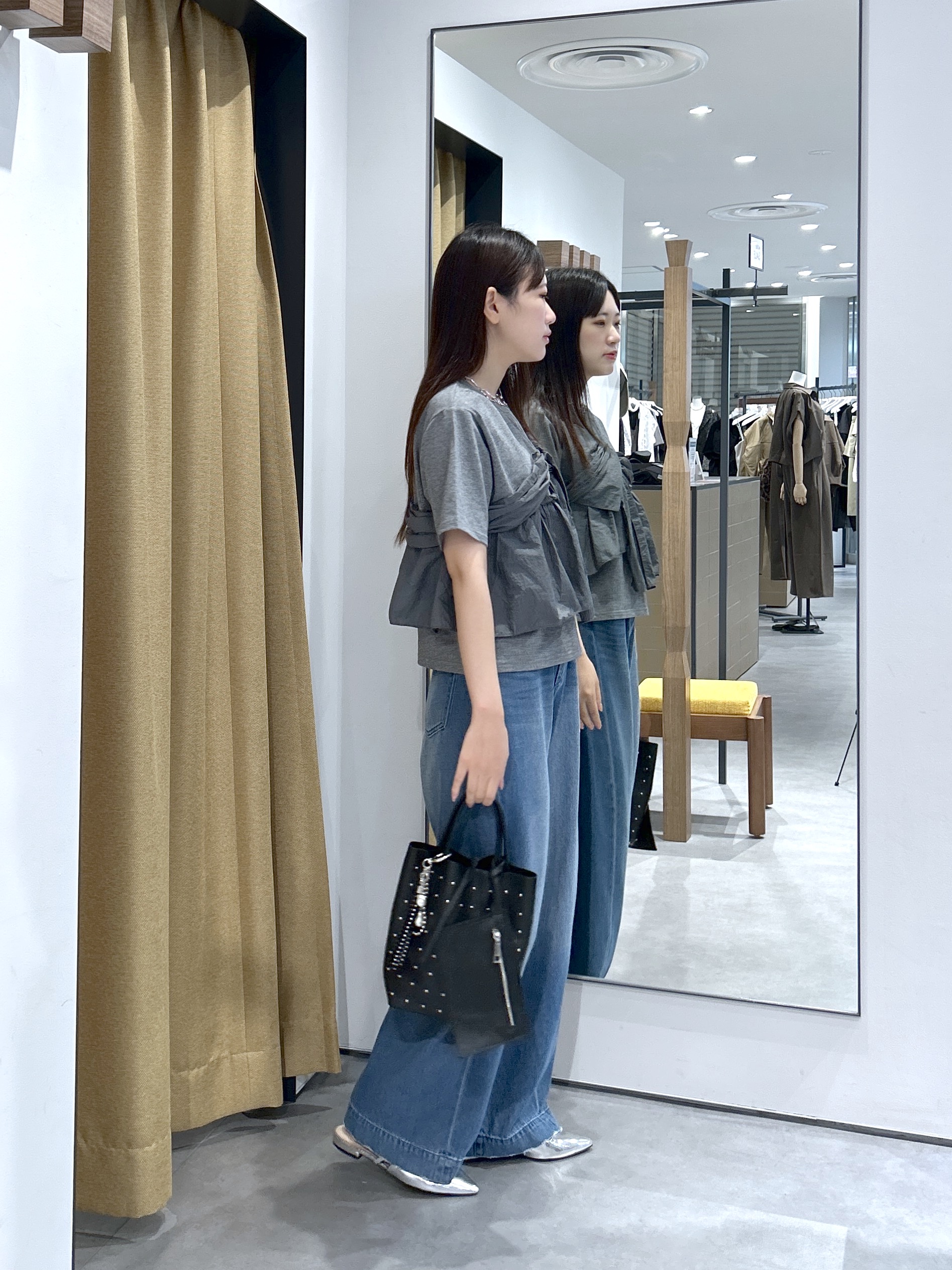 Renoさんの「INDIVI｜ツイストドッキングTシャツ」を使ったコーディネート