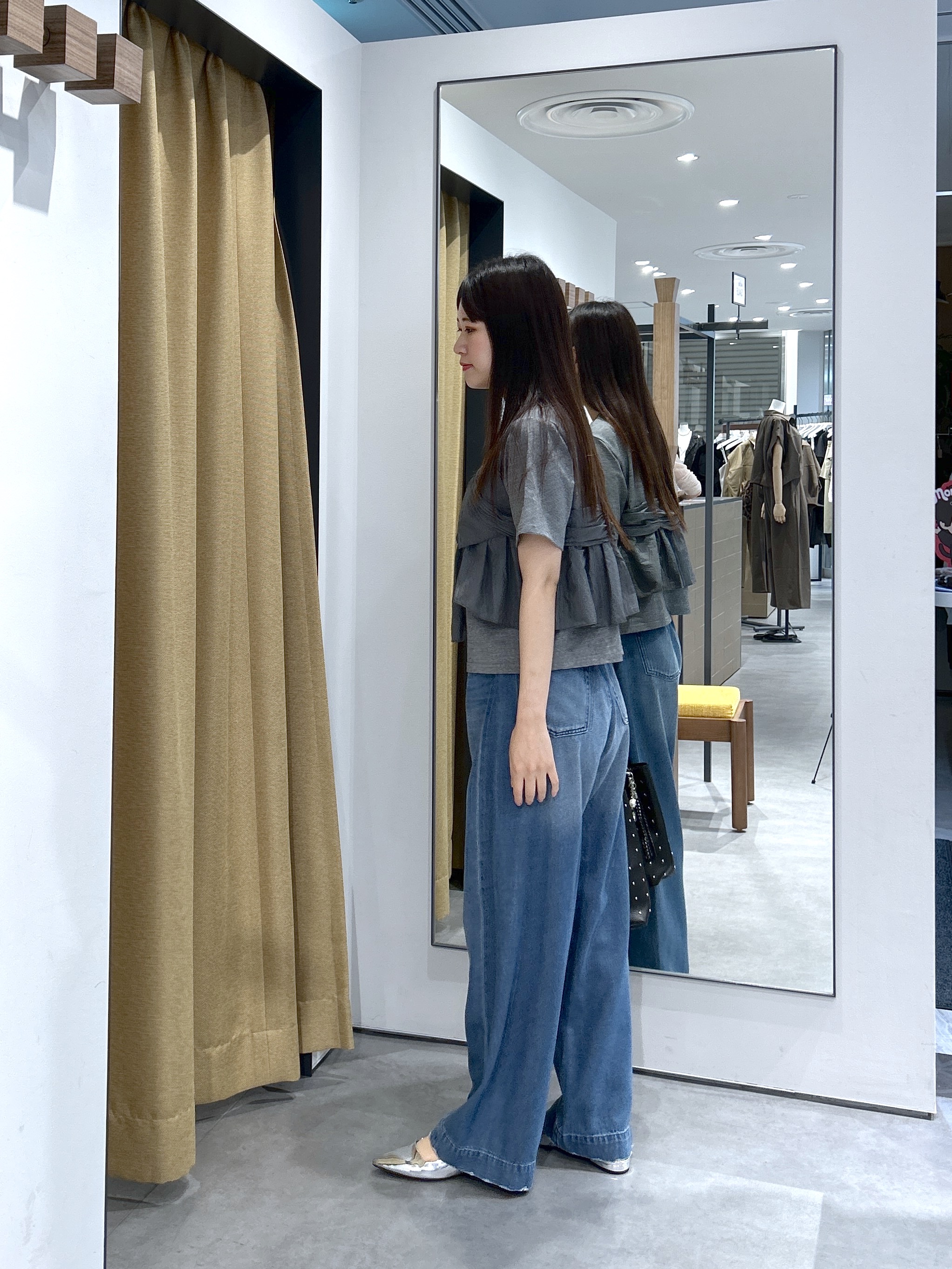 Renoさんの「INDIVI｜ツイストドッキングTシャツ」を使ったコーディネート