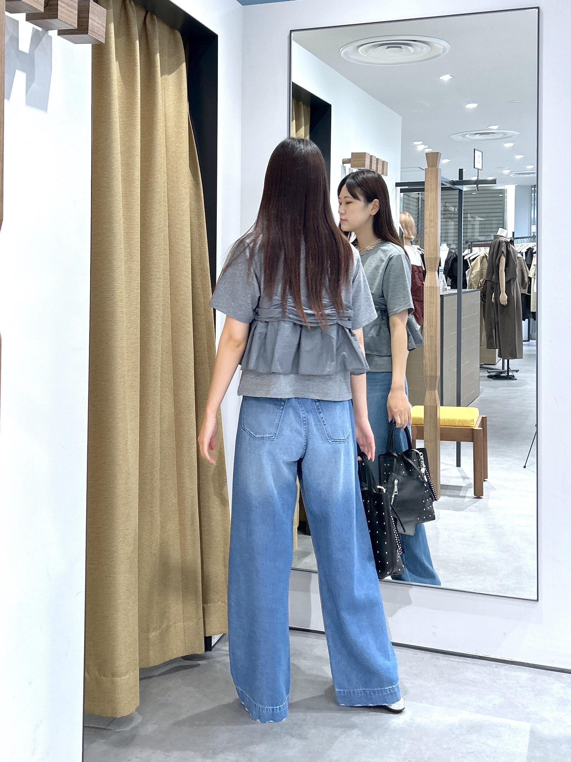 Renoさんの「INDIVI｜ツイストドッキングTシャツ」を使ったコーディネート