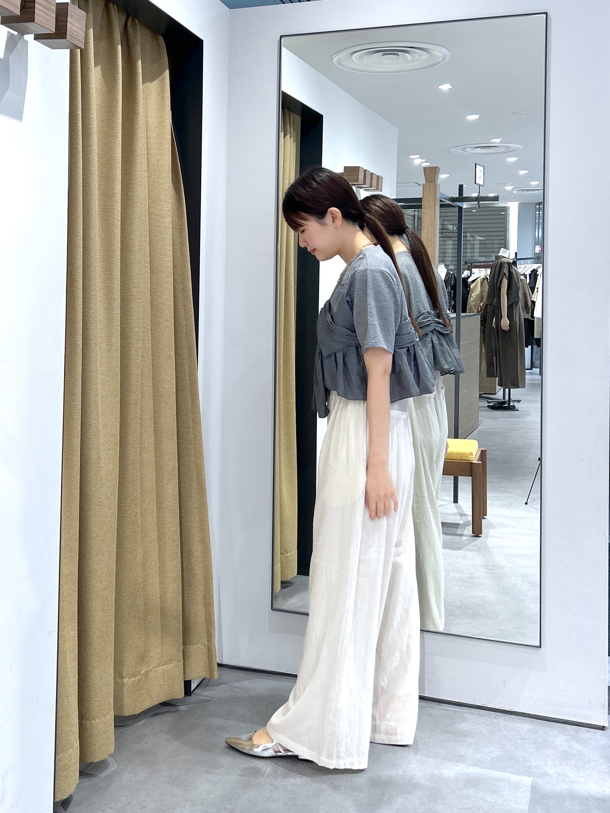 Renoさんの「INDIVI｜ツイストドッキングTシャツ」を使ったコーディネート