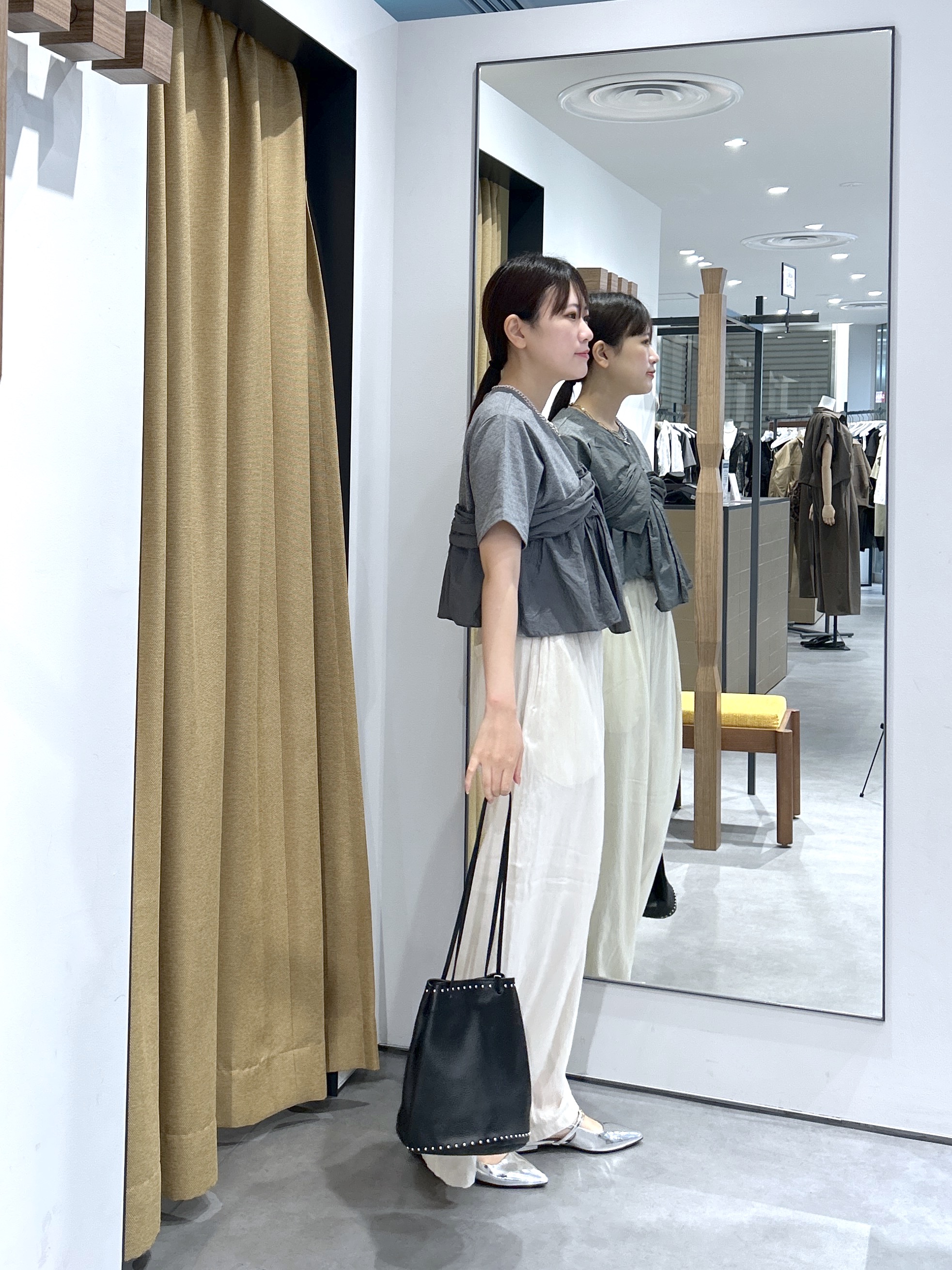 Renoさんの「INDIVI｜ツイストドッキングTシャツ」を使ったコーディネート