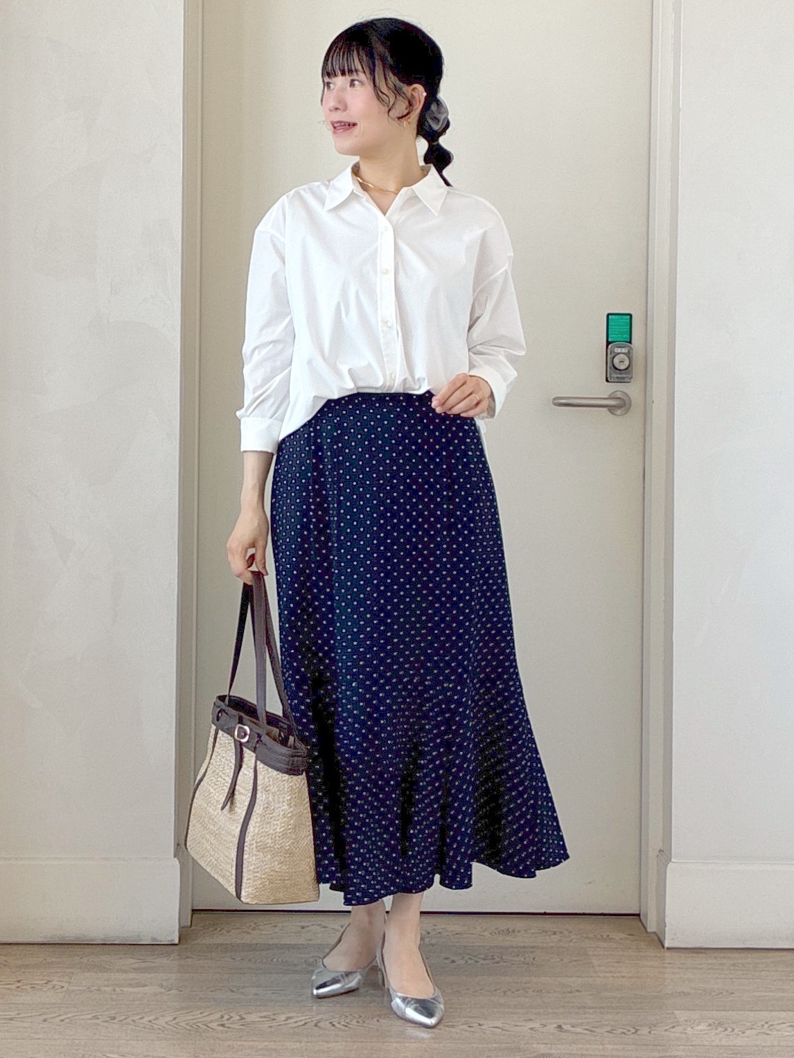  beni_gingerさんの「Reflect｜【羽織りにも◎】タイプライタービッグシャツ」を使ったコーディネート
