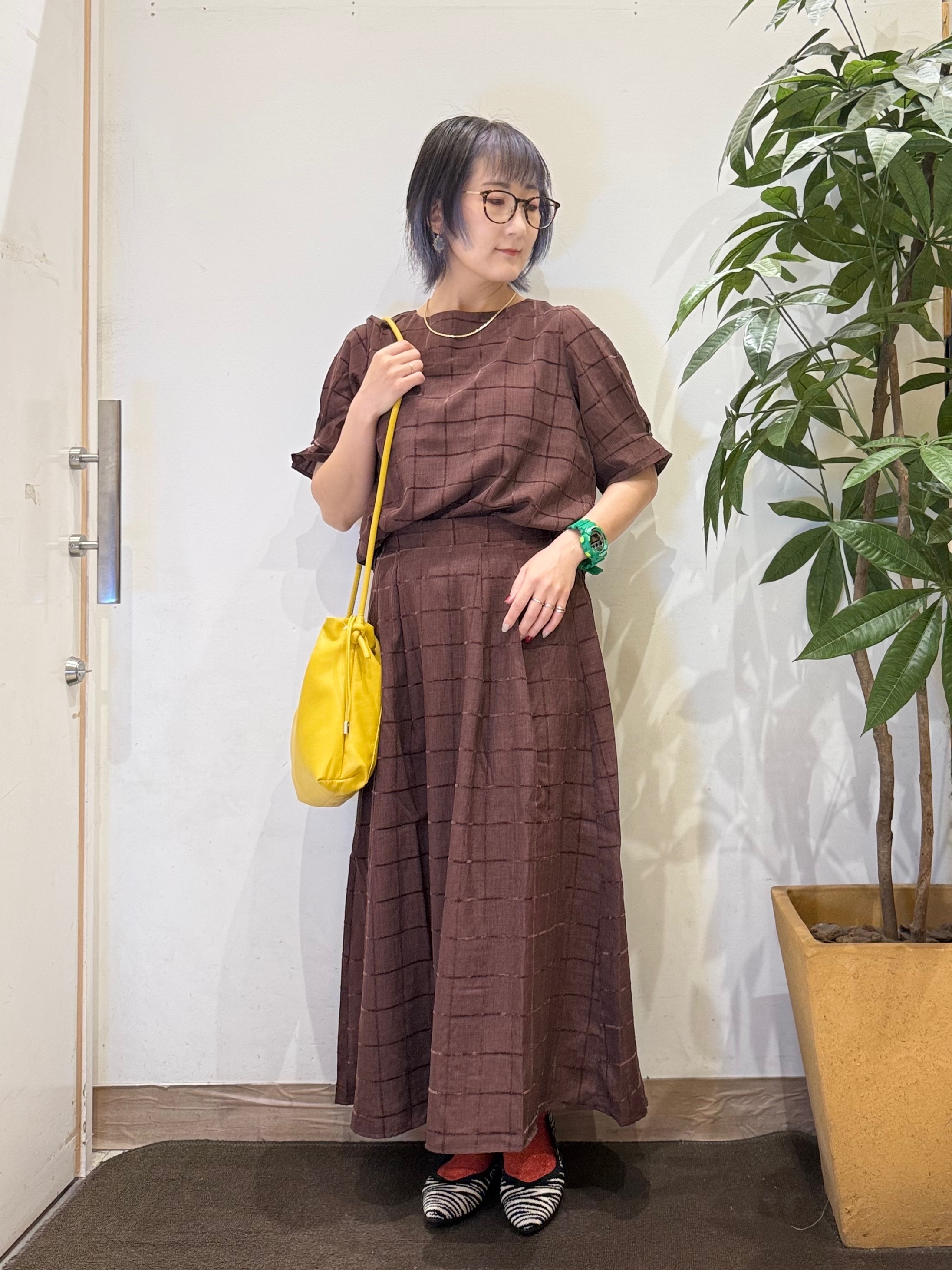misakiさんの「SHOO･LA･RUE｜【セットアップ可/S-LL】モールチェックで上品に タックスリーブ ブラウス」を使ったコーディネート