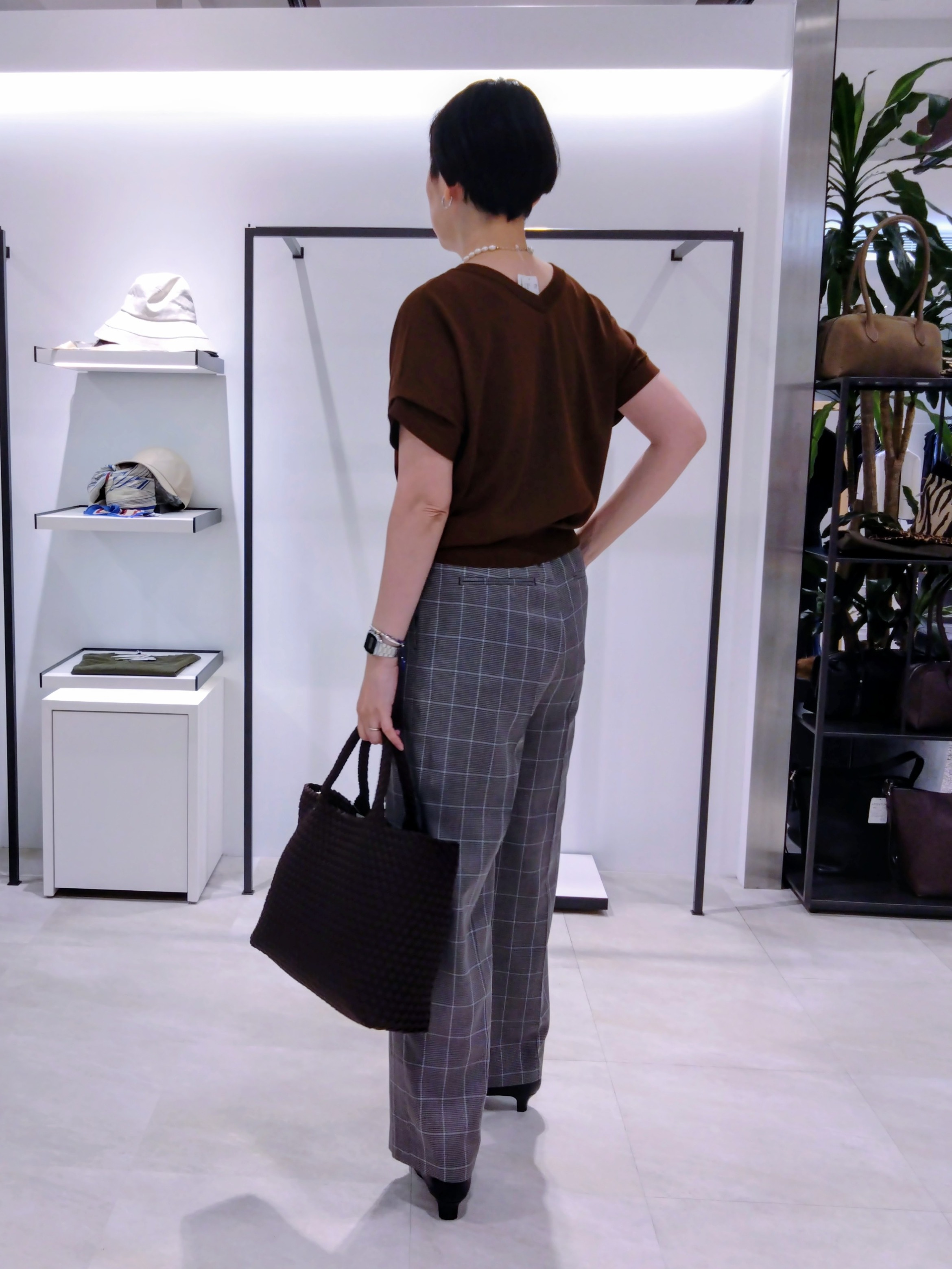 まちこさんの「UNTITLED｜【肌に張りつきにくい/前後2WAY】ドライタッチコットンプルオーバー」を使ったコーディネート
