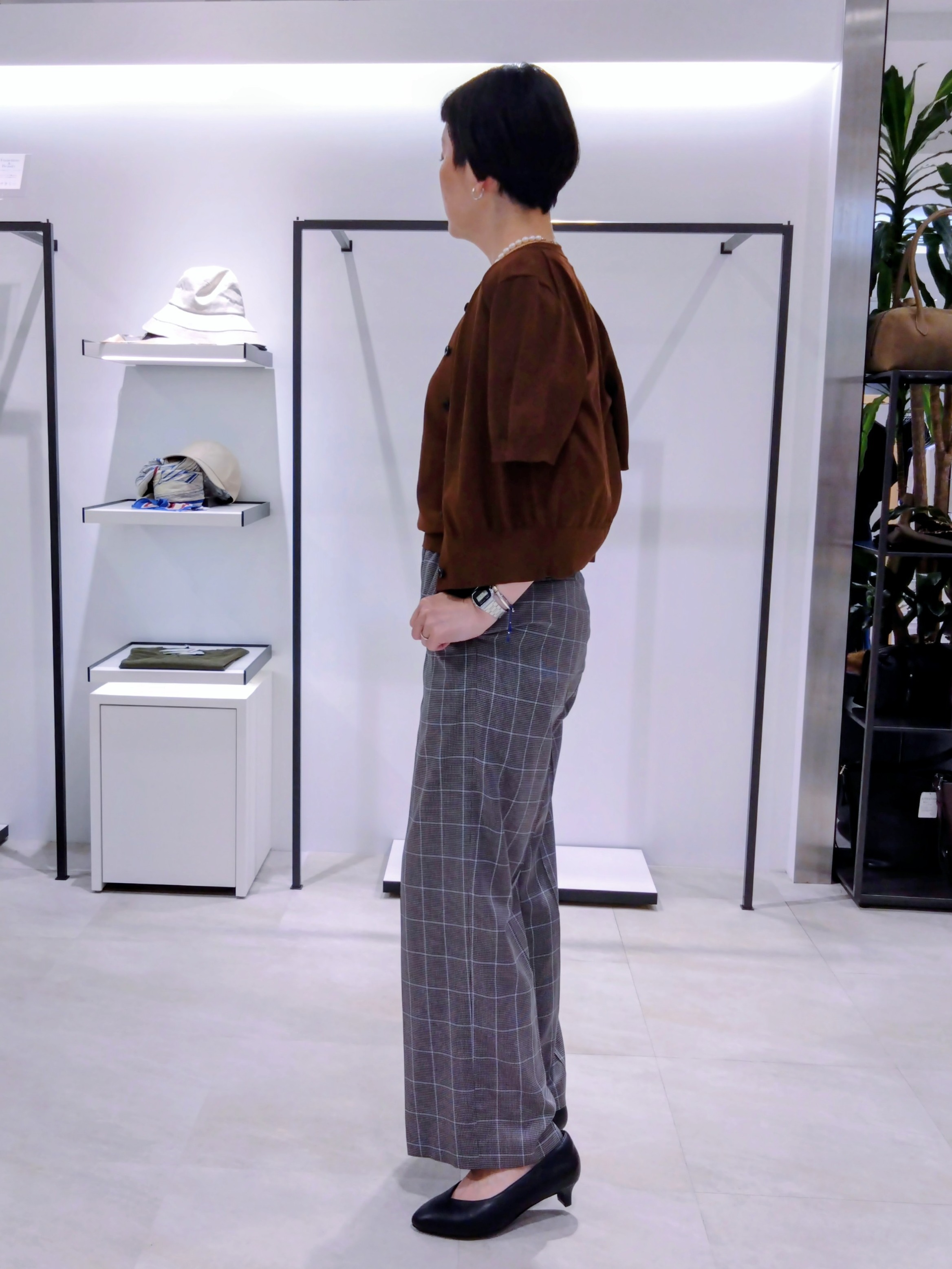 まちこさんの「UNTITLED｜【肌に張りつきにくい/前後2WAY】ドライタッチコットンプルオーバー」を使ったコーディネート