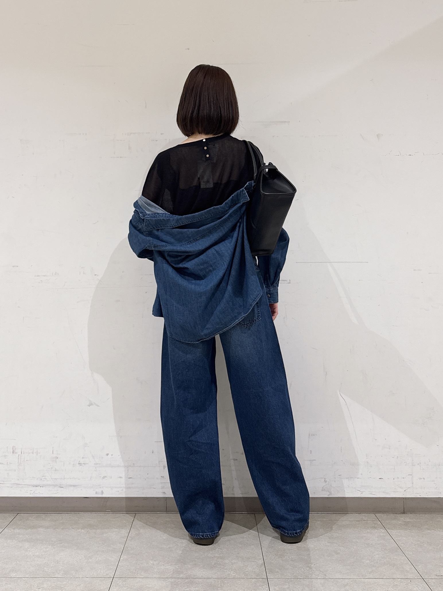 rinaさんの「INDIVI｜【洗える／体型カバー】ライトデニム ワークシャツ」を使ったコーディネート
