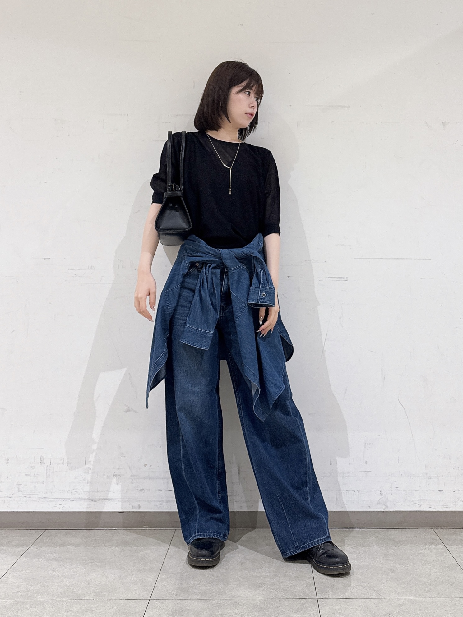 rinaさんの「INDIVI｜【洗える／体型カバー】ライトデニム ワークシャツ」を使ったコーディネート