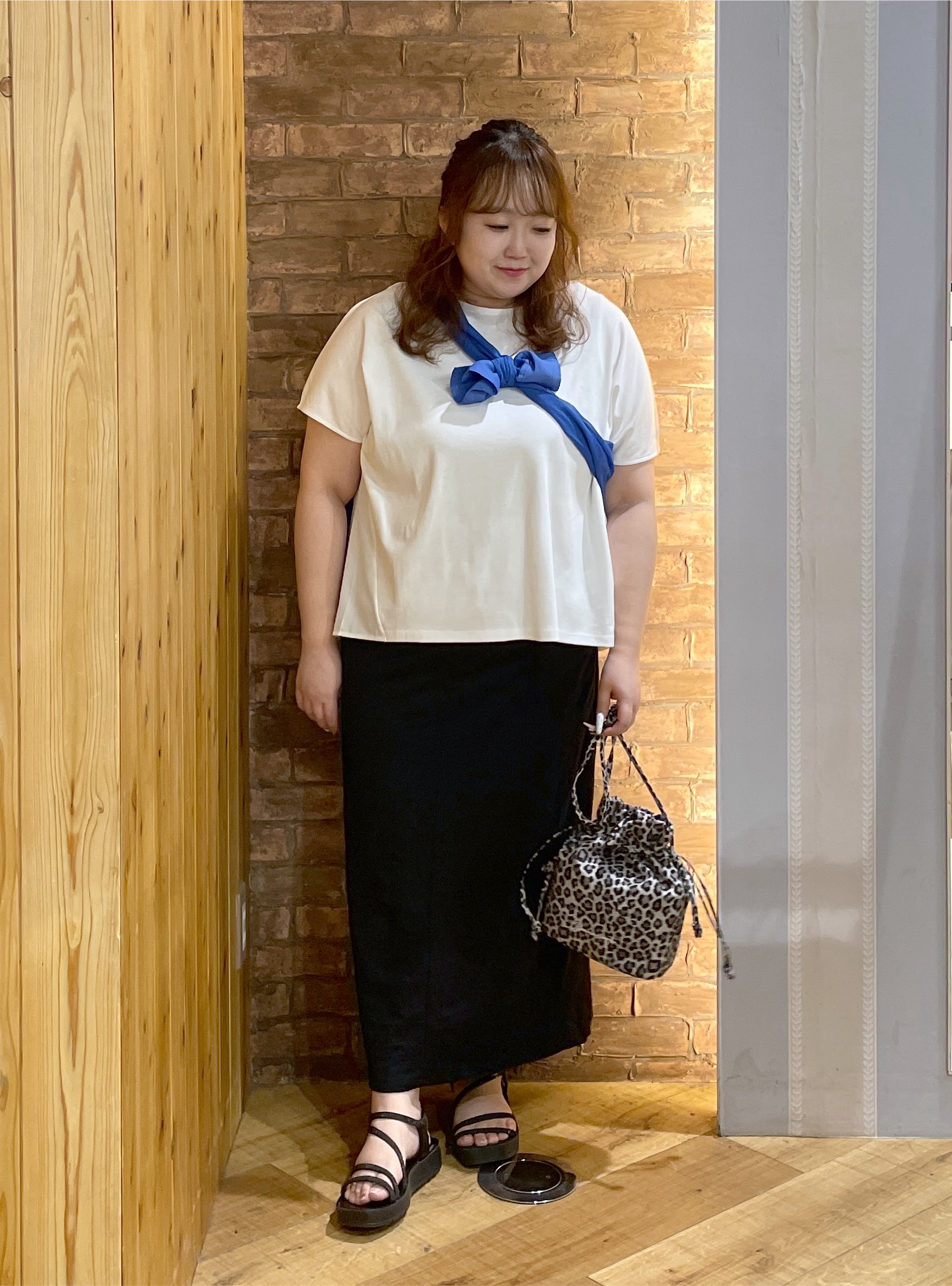 Risaさんの「SHOO･LA･RUE｜【洗濯機可】ダブルポケット 楊柳しぼしぼシアーシャツ」を使ったコーディネート