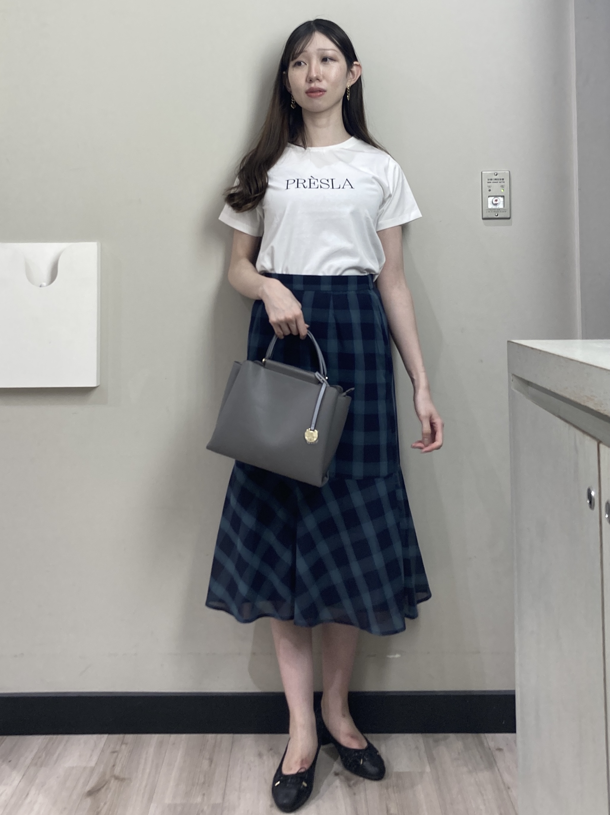 わかさんの「index｜【接触冷感／UVケア】裾レースロゴTシャツ《洗濯機OK／S-3L》」を使ったコーディネート