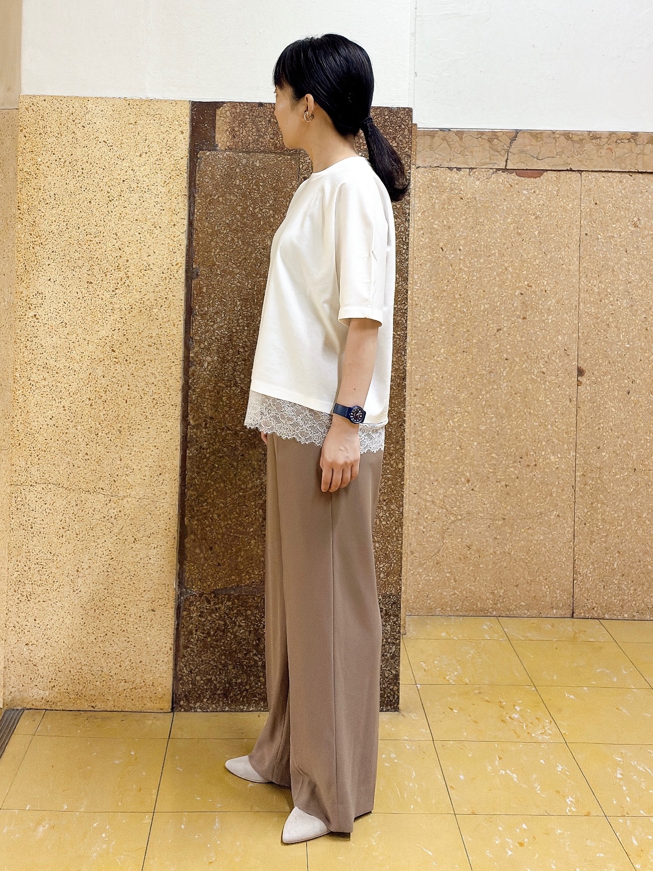 hattoriさんの「INDIVI｜【汗ジミ防止／接触冷感】裾レースドルマンTシャツ」を使ったコーディネート