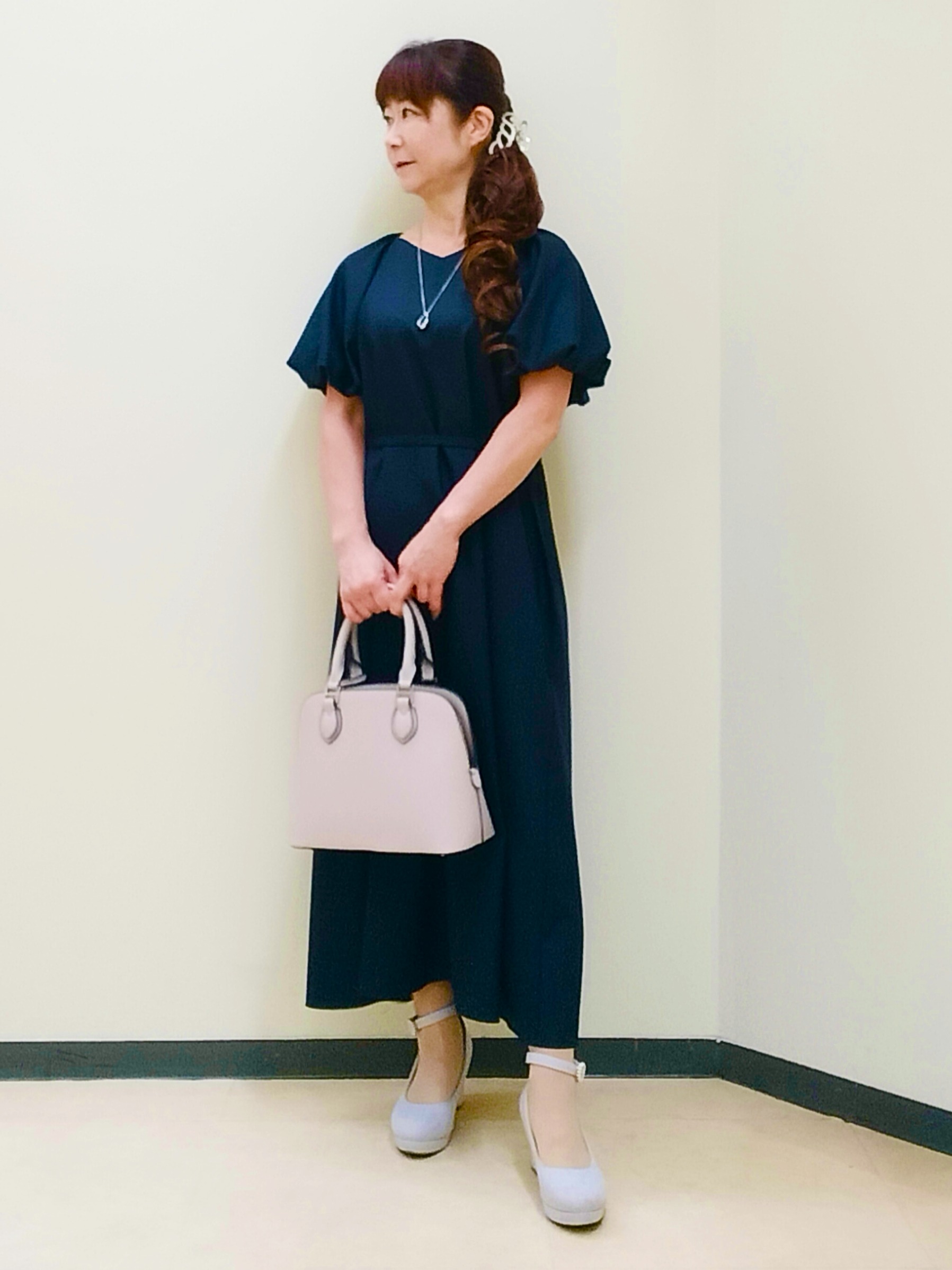 花さんの「Reflect｜【UVカット／手洗い可】パフスリーブ Vネックワンピース」を使ったコーディネート