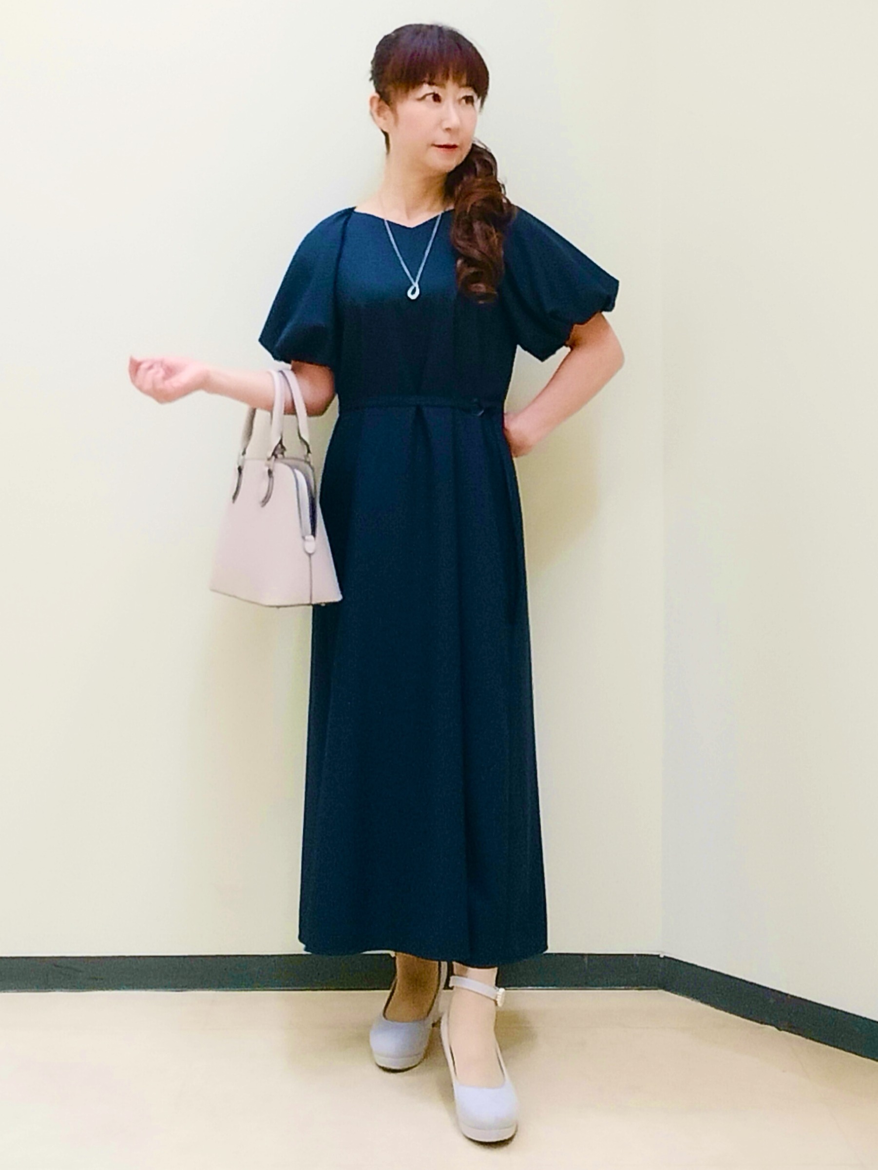 花さんの「Reflect｜【UVカット／手洗い可】パフスリーブ Vネックワンピース」を使ったコーディネート