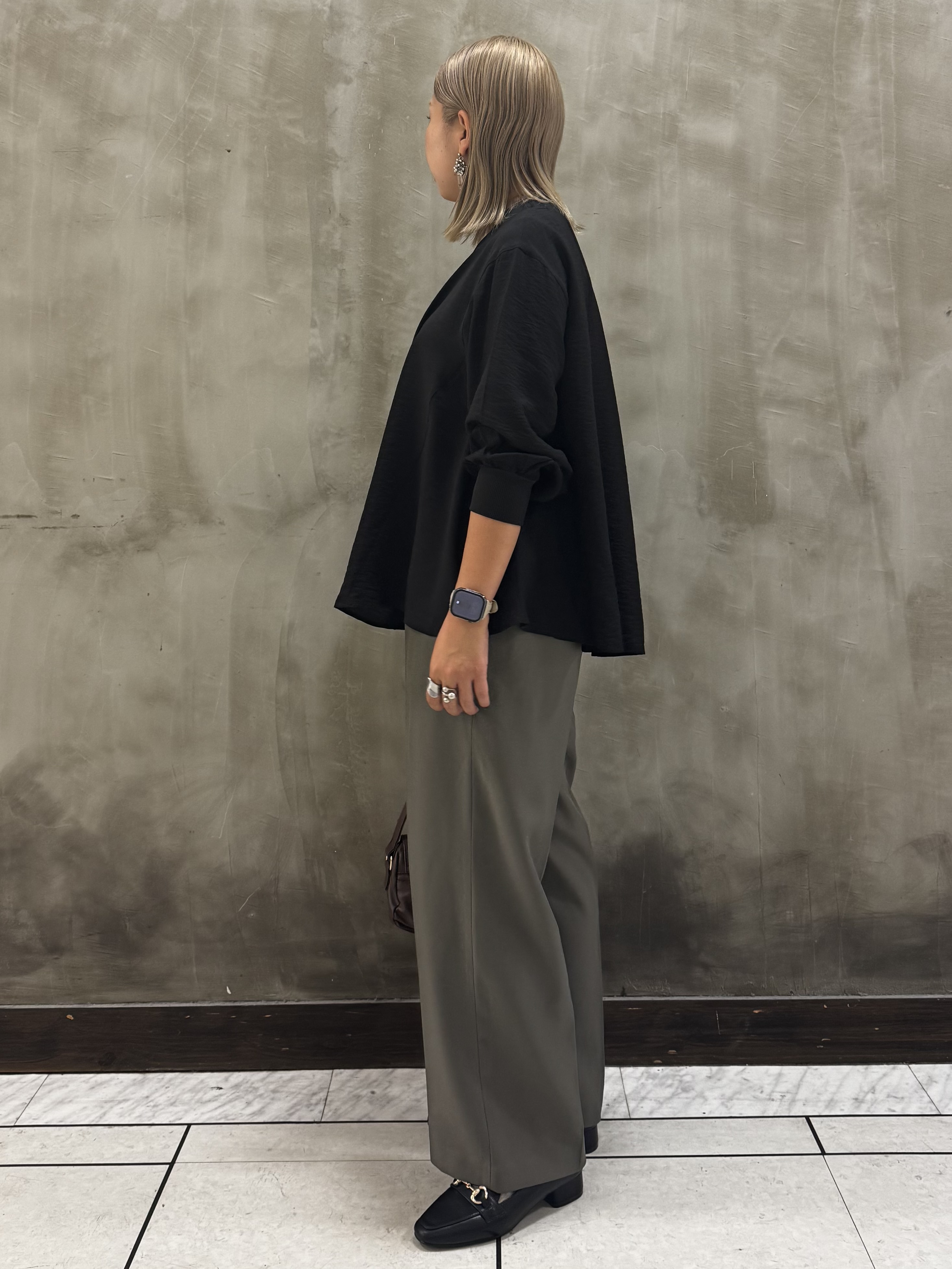 minaさんの「grove｜シアーシャツカーディガン」を使ったコーディネート