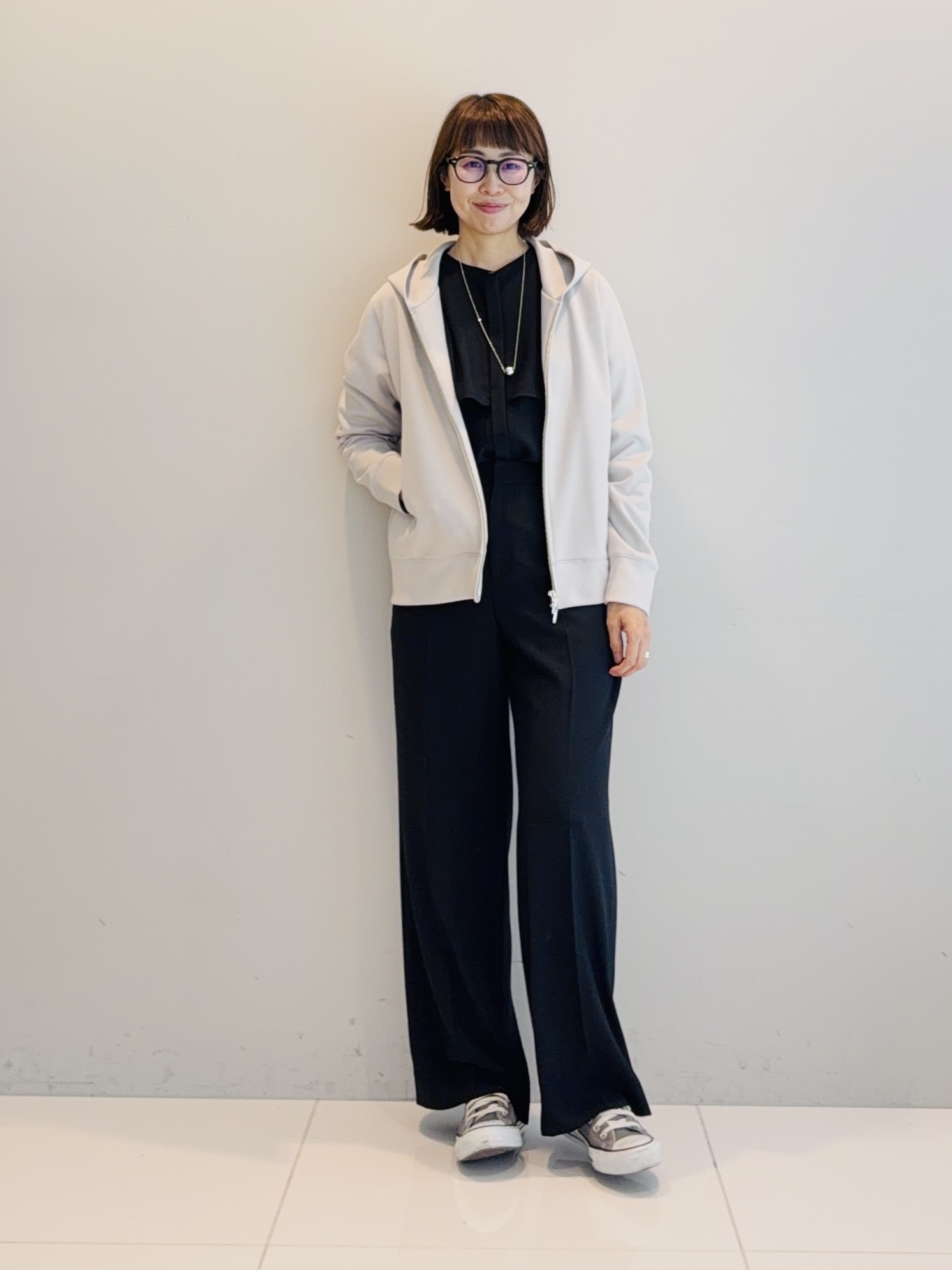 murayamaさんの「INDIVI｜【接触冷感/UVケア/夏羽織り/着る日傘】ケープ風ブラウス」を使ったコーディネート