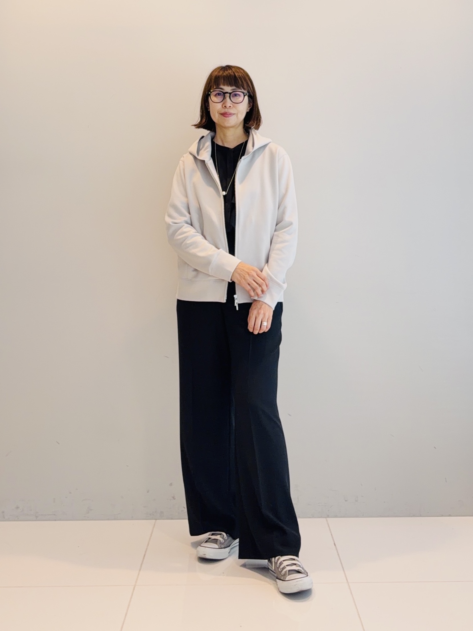 murayamaさんの「INDIVI｜【接触冷感/UVケア/夏羽織り/着る日傘】ケープ風ブラウス」を使ったコーディネート