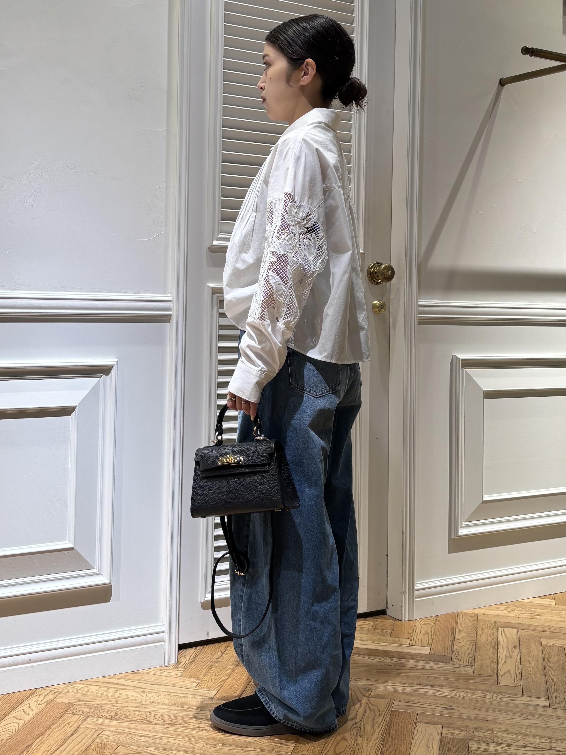 Mgmさんの「DRESSTERIOR｜【着映え】レーススリーブ ピンタック クロップドシャツ」を使ったコーディネート