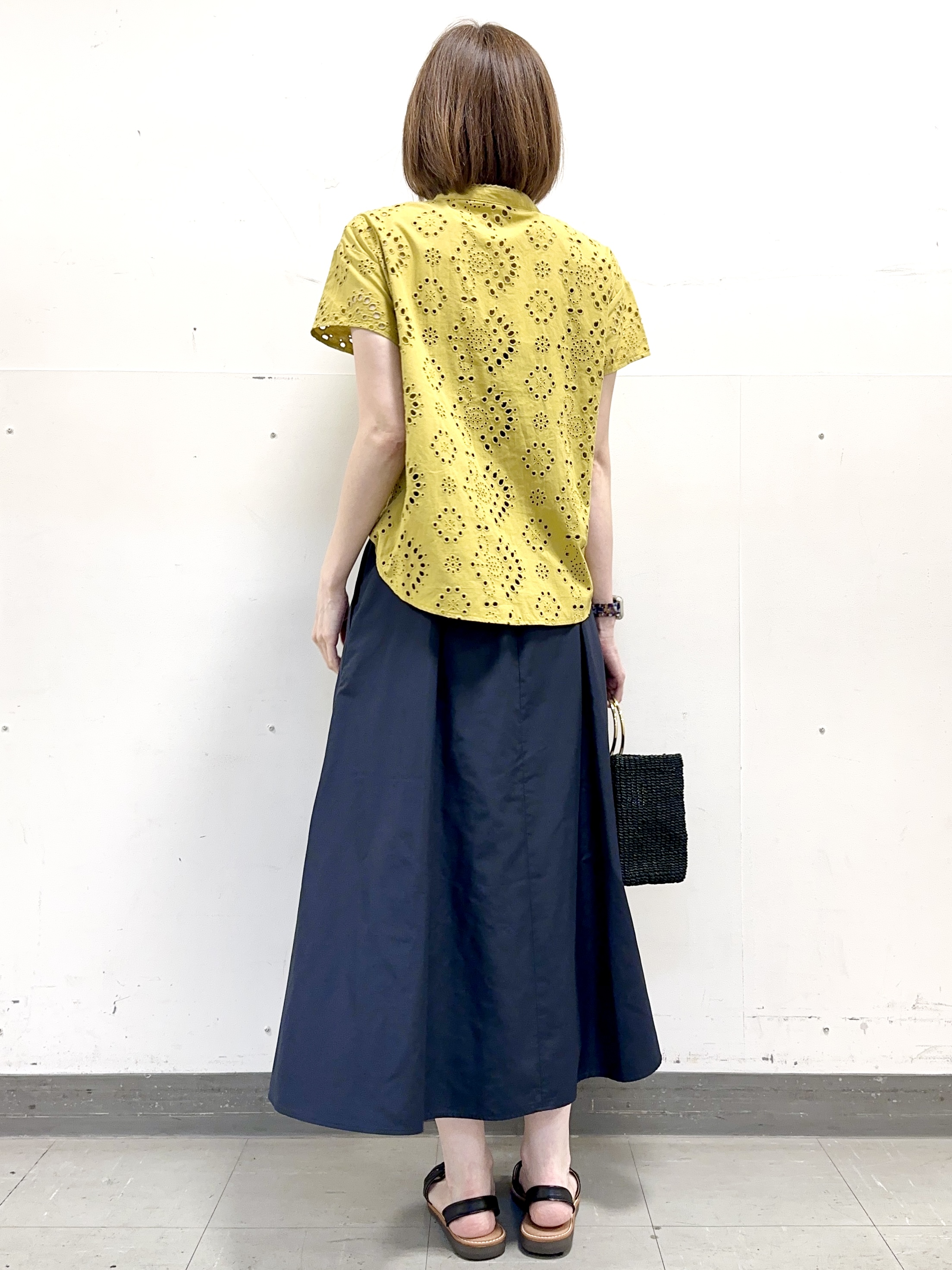 イト子さんの「Reflect｜【通勤◎】カットワーク刺繍レース シャツブラウス」を使ったコーディネート