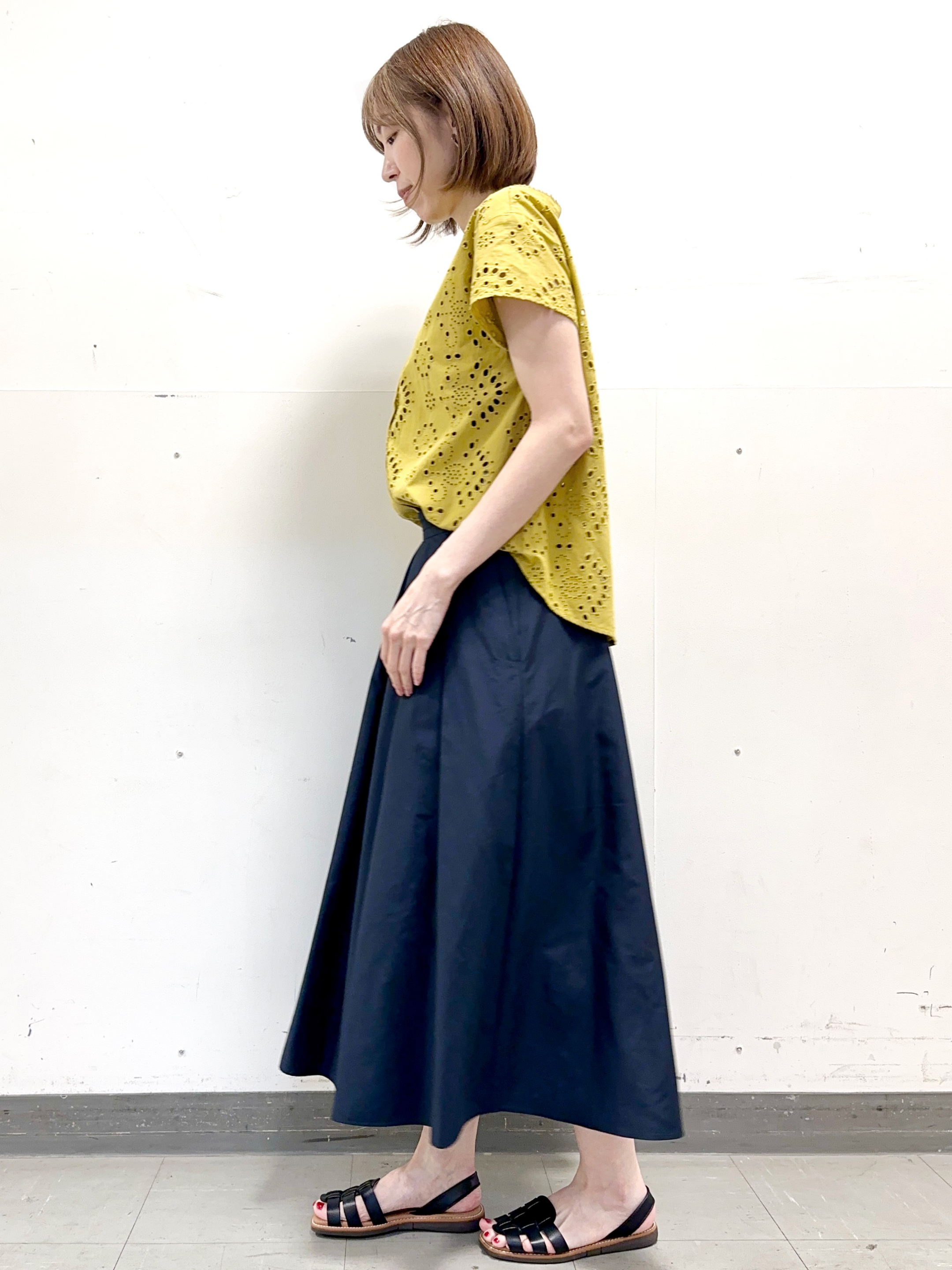 イト子さんの「Reflect｜【通勤◎】カットワーク刺繍レース シャツブラウス」を使ったコーディネート