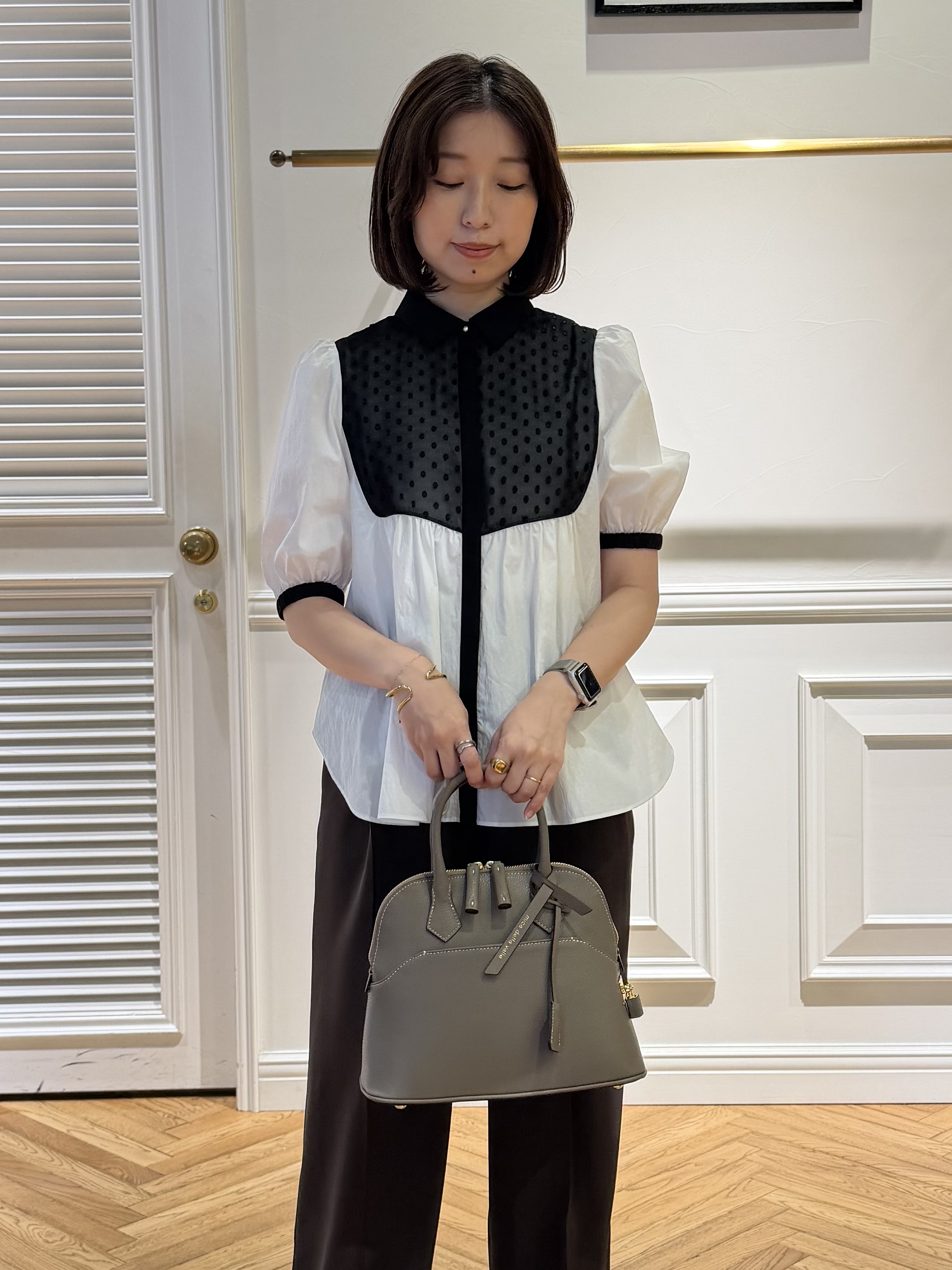 つじ まこさんの「DRESSTERIOR｜【着映え】パフスリーブ ブザムブラウス」を使ったコーディネート