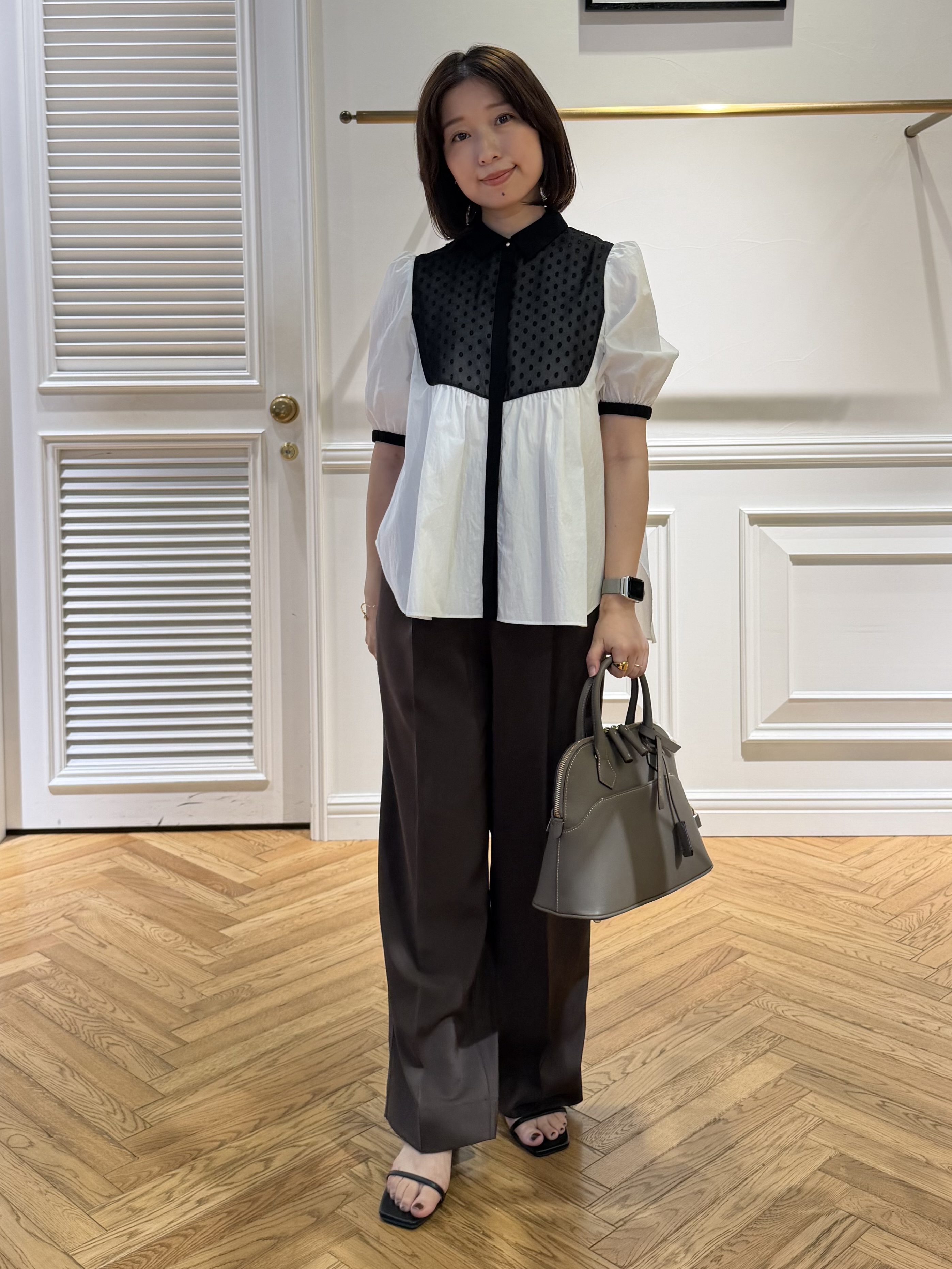 つじ まこさんの「DRESSTERIOR｜【着映え】パフスリーブ ブザムブラウス」を使ったコーディネート