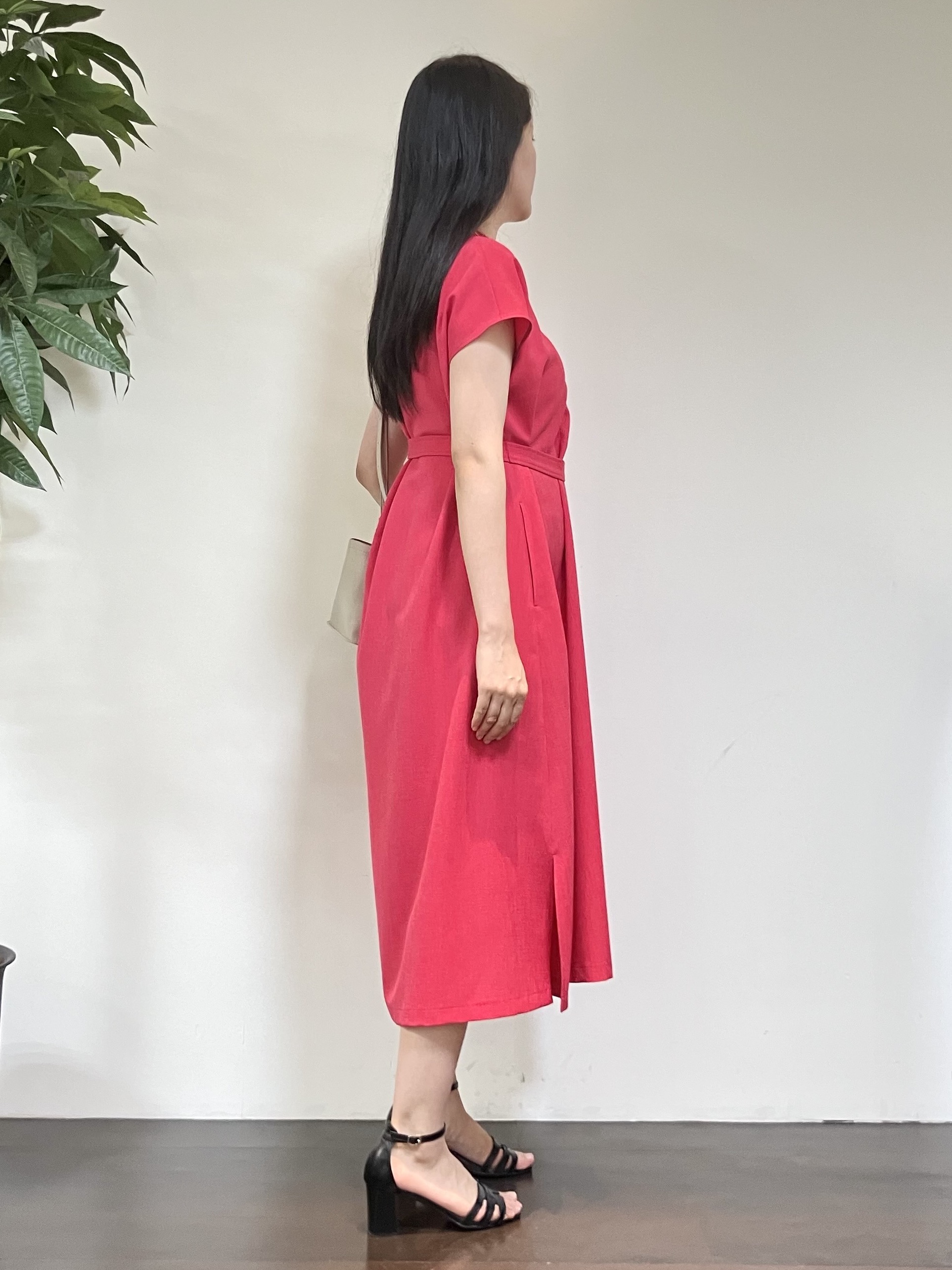 カレンさんの「UNTITLED｜【UV/接触冷感/遮熱/通気性】スラブバンドカラーワンピース」を使ったコーディネート