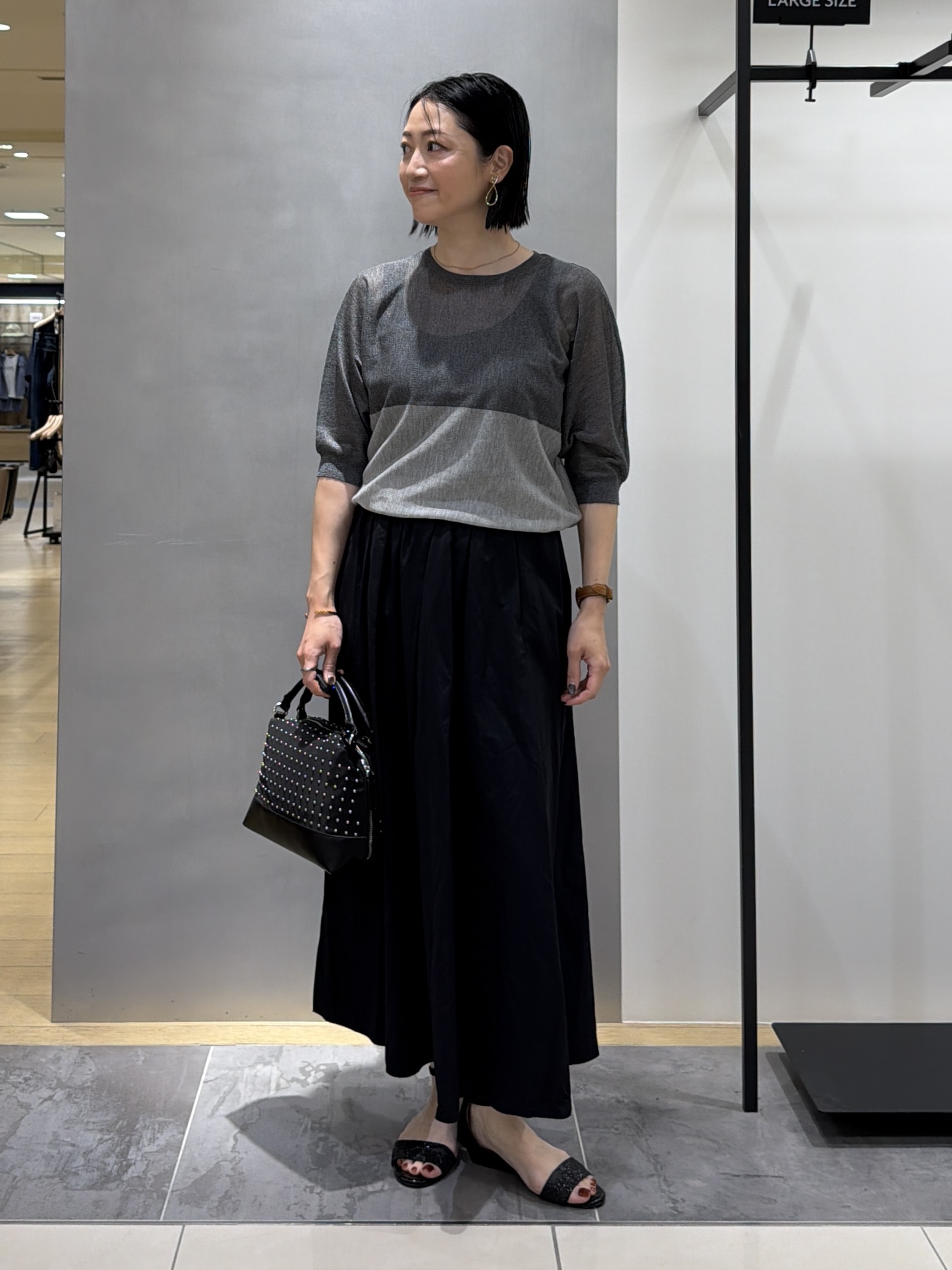 shihoさんの「INDIVI｜【体型カバー／洗える】シアードルマンニット」を使ったコーディネート