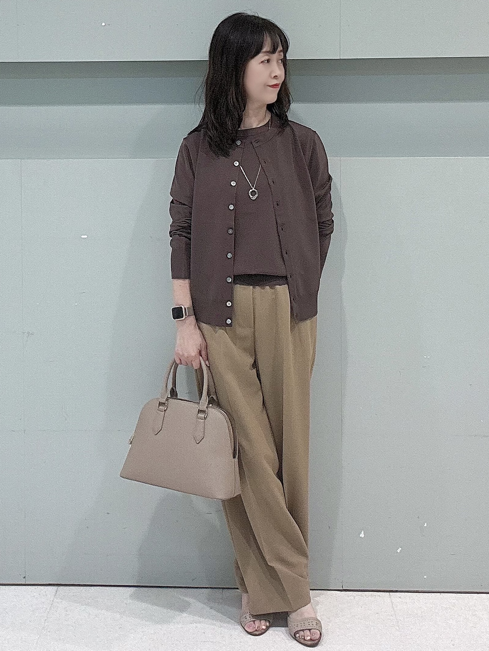 makiさんの「UNTITLED｜【アンサンブル可能】コンパクトニットカーディガン」を使ったコーディネート