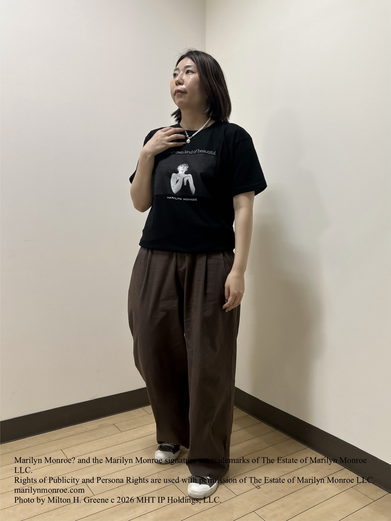 okaさんの「TAKEO KIKUCHI｜【別注】マリリン・モンロー/フォトTシャツ」を使ったコーディネート