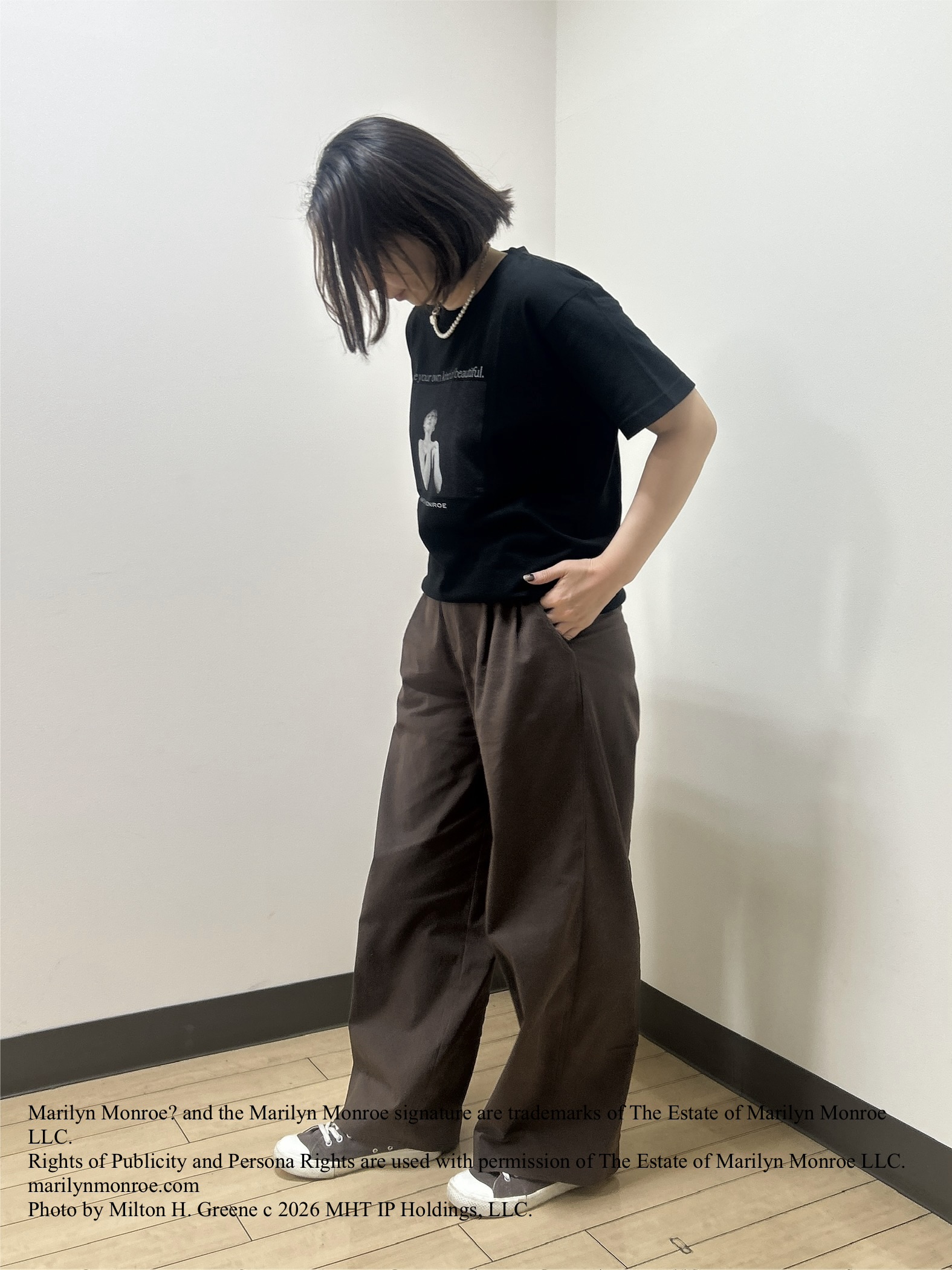 okaさんの「TAKEO KIKUCHI｜【別注】マリリン・モンロー/フォトTシャツ」を使ったコーディネート