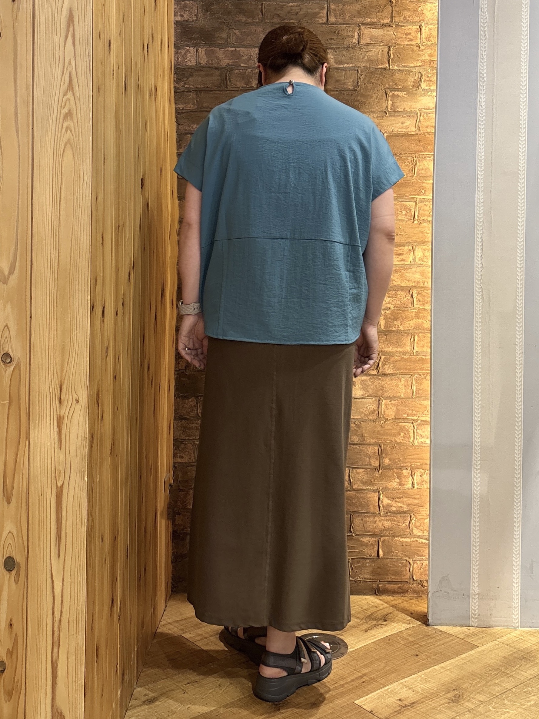 ゆかぴさんの「SHOO･LA･RUE｜【洗濯機可/セットアップ可】軽凛(かろりん) シンプル上品 ひんやり切替コクーントップス」を使ったコーディネート