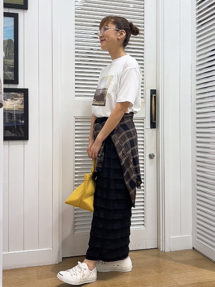Yasucoさんの「Dessin｜グラフィックデザイン Tシャツ」を使ったコーディネート