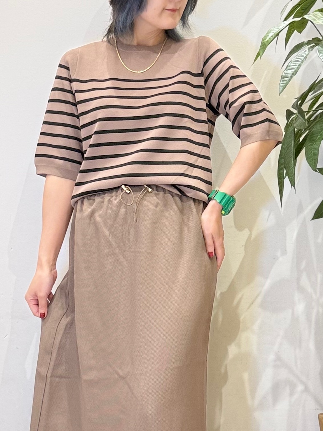 misakiさんの「SHOO･LA･RUE｜【ガンガン洗える/ひんやり/UV/毛玉になりにくい】上半身すっきり 二の腕見せない5分袖ニット」を使ったコーディネート