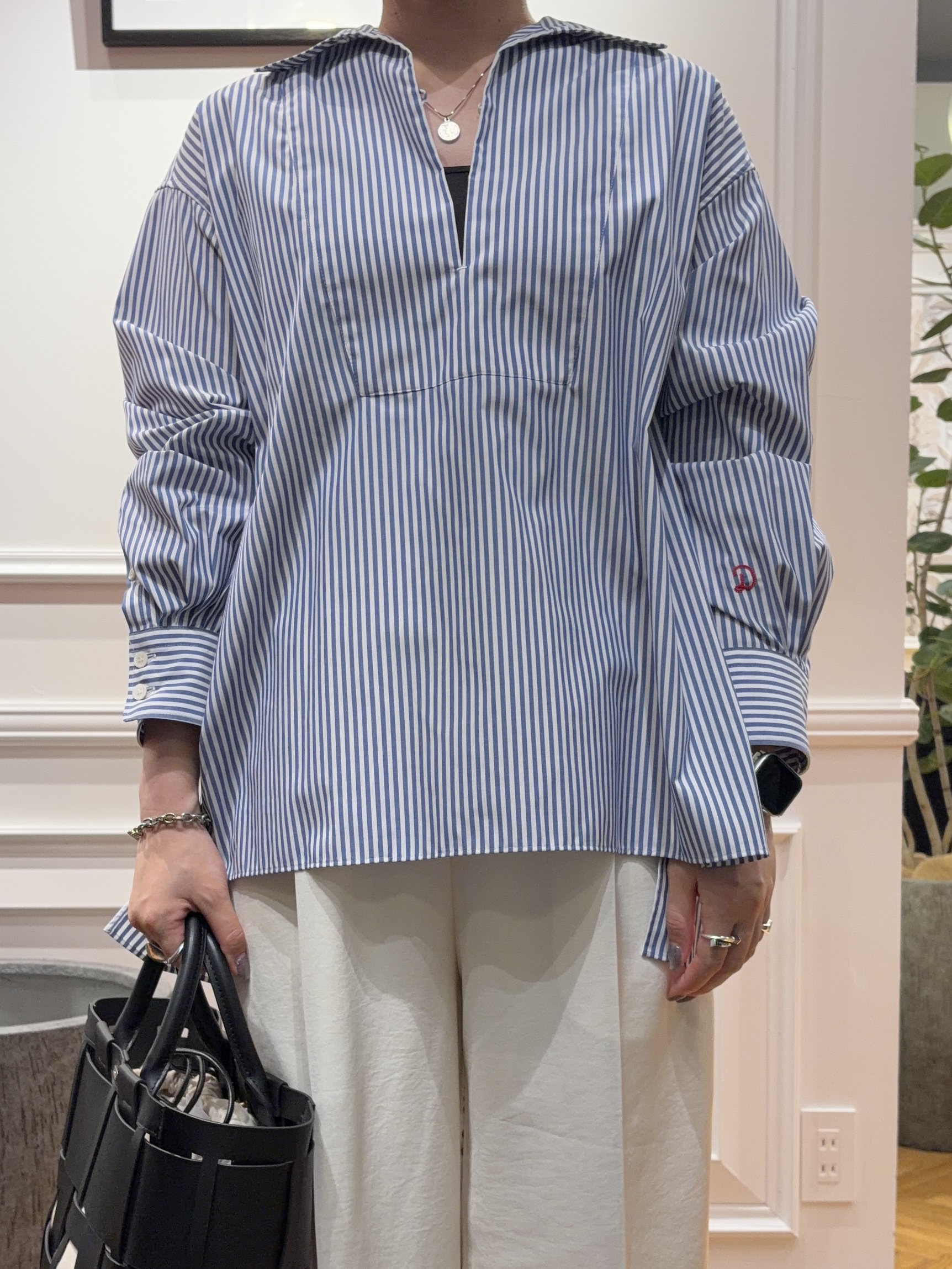 SAKAIさんの「DRESSTERIOR｜【接触冷感/UVカット/着回し】スキッパーブラウス」を使ったコーディネート